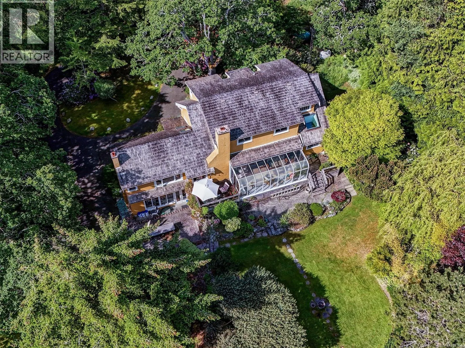 2550 Queenswood Dr
