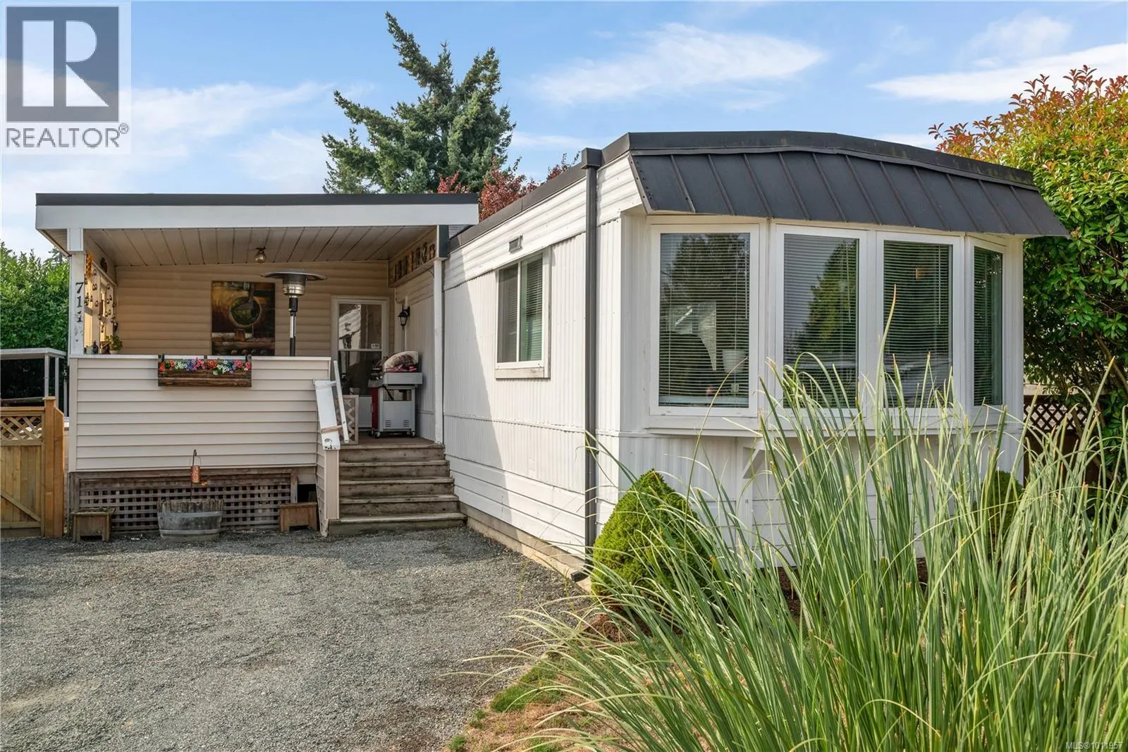 711 Kasba Cir