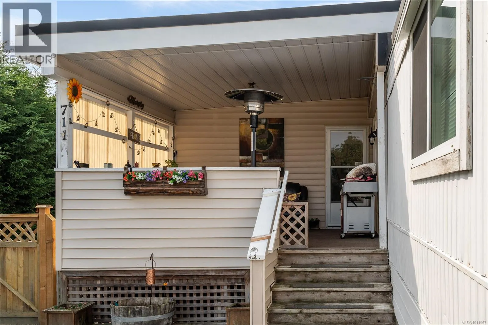 711 Kasba Cir