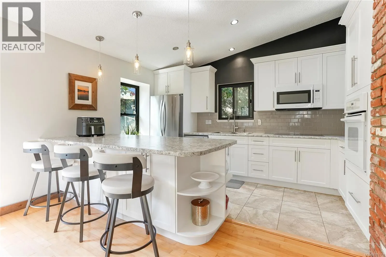 3372 Mary Anne Cres