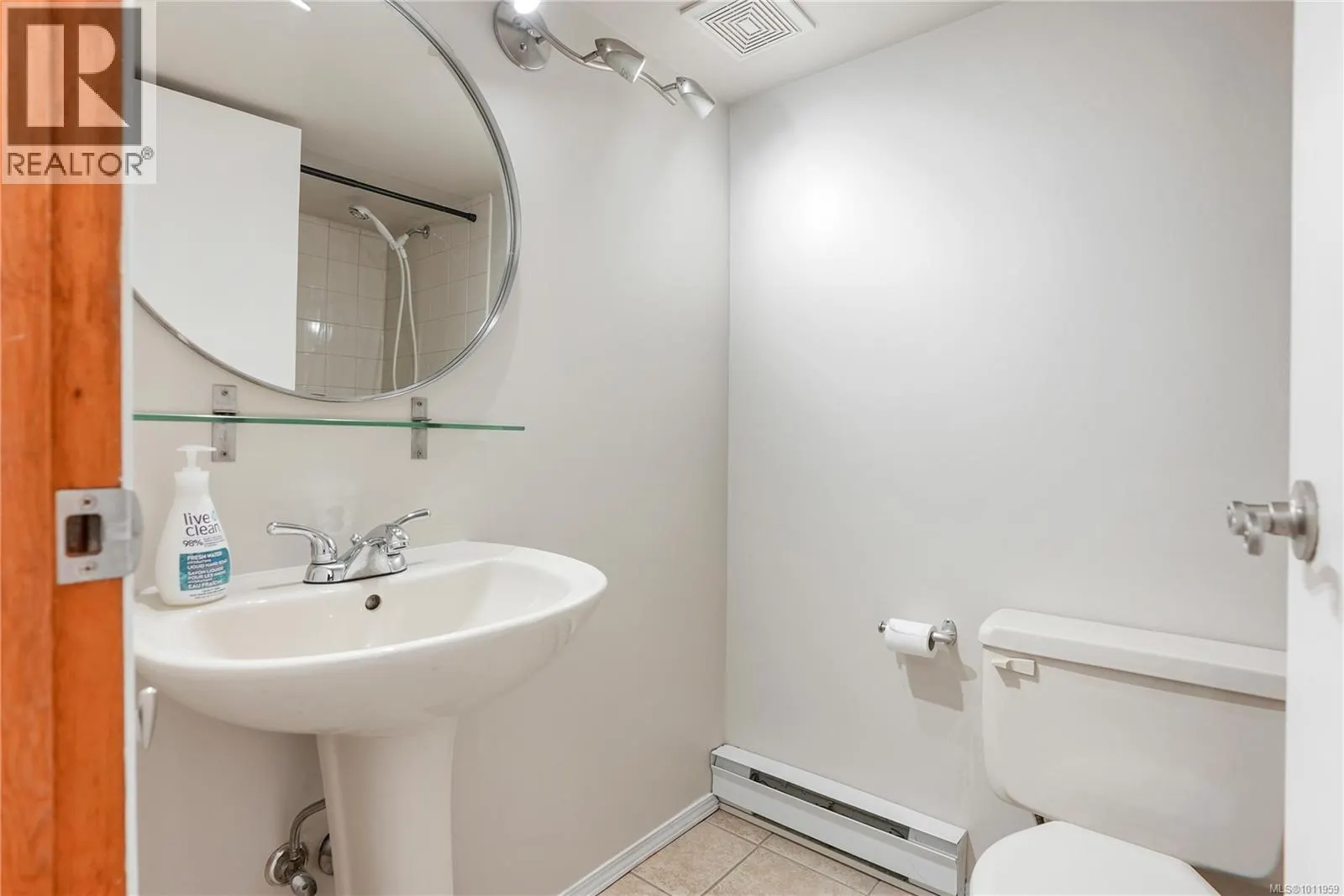 3372 Mary Anne Cres