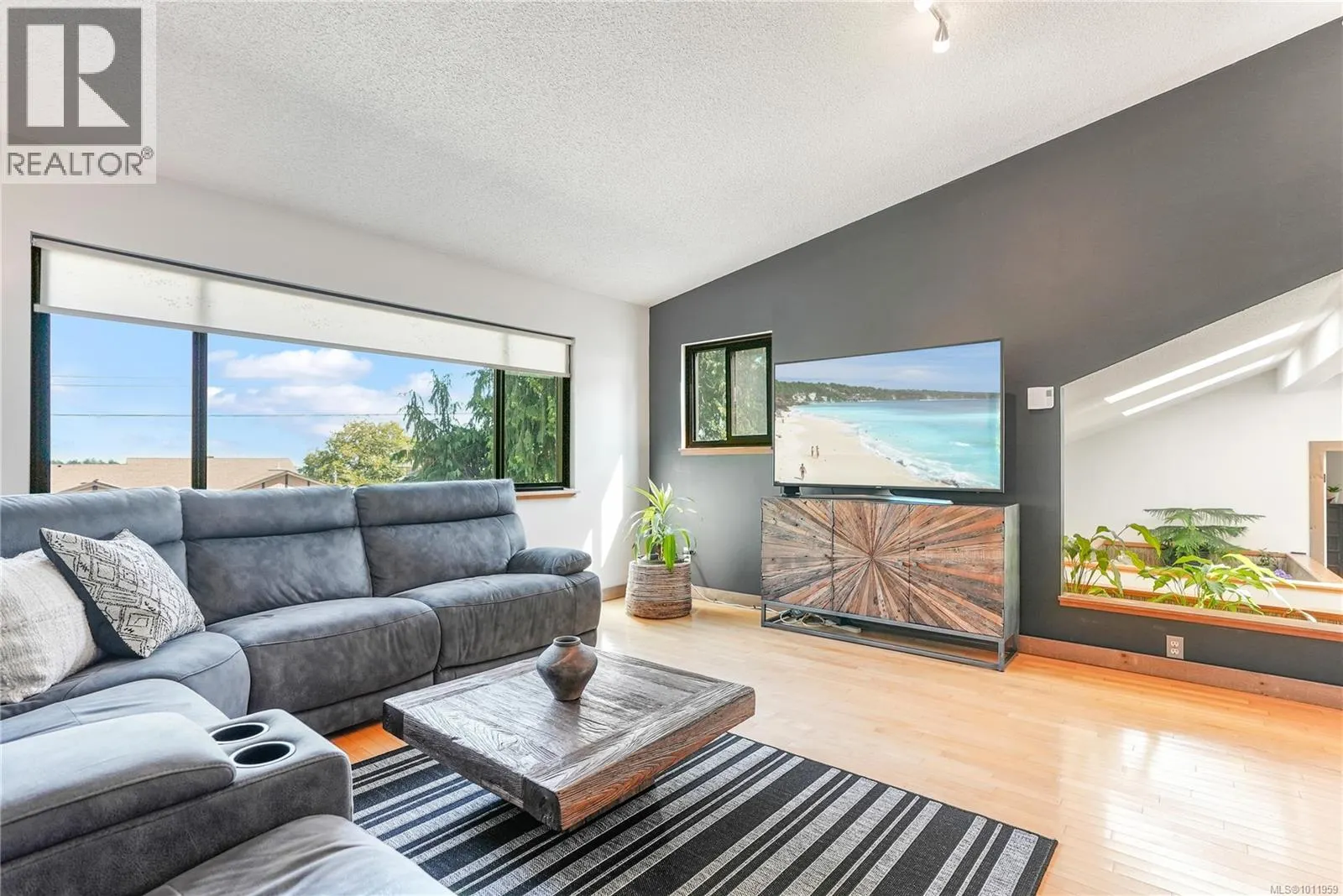3372 Mary Anne Cres