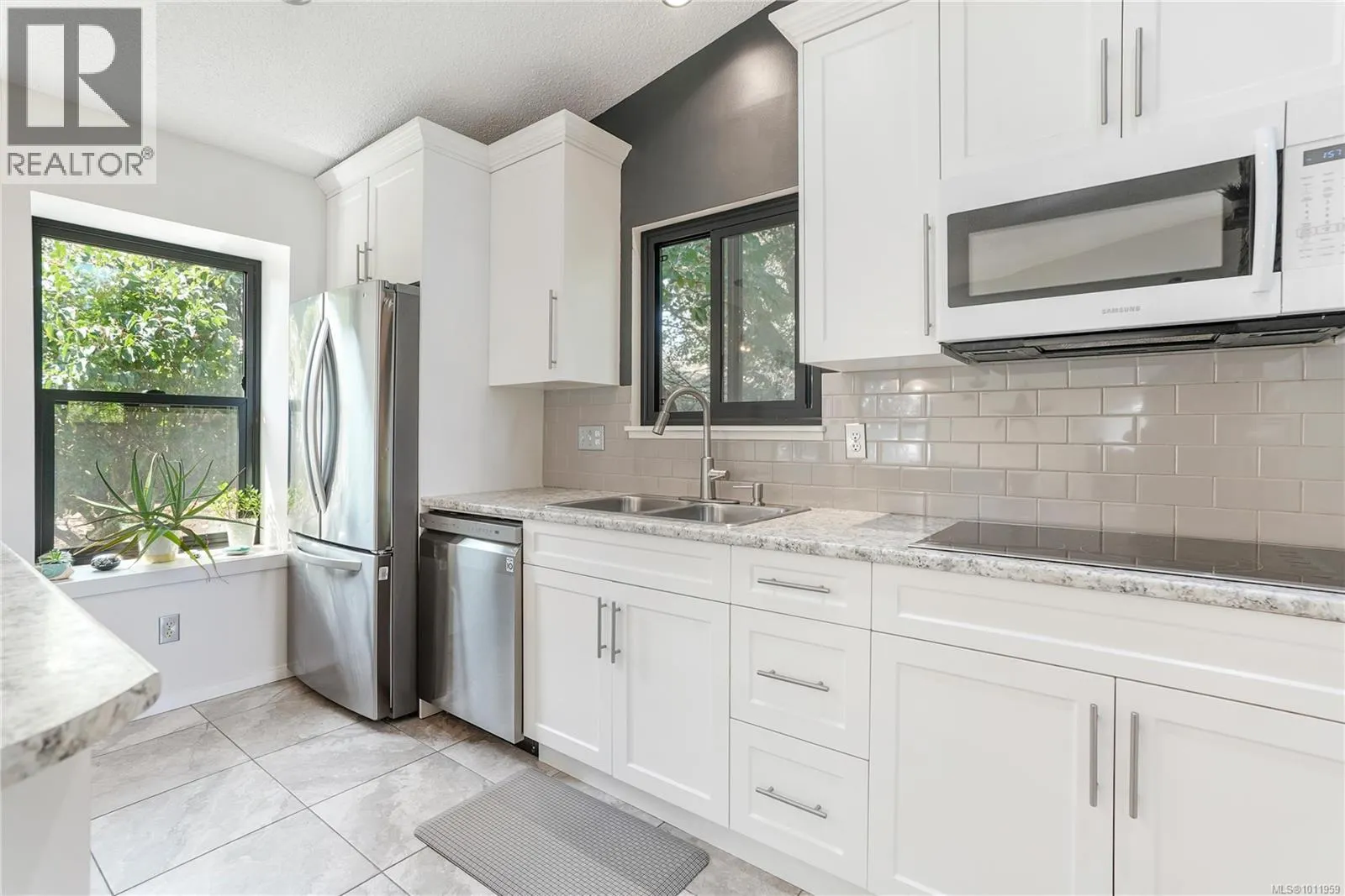 3372 Mary Anne Cres