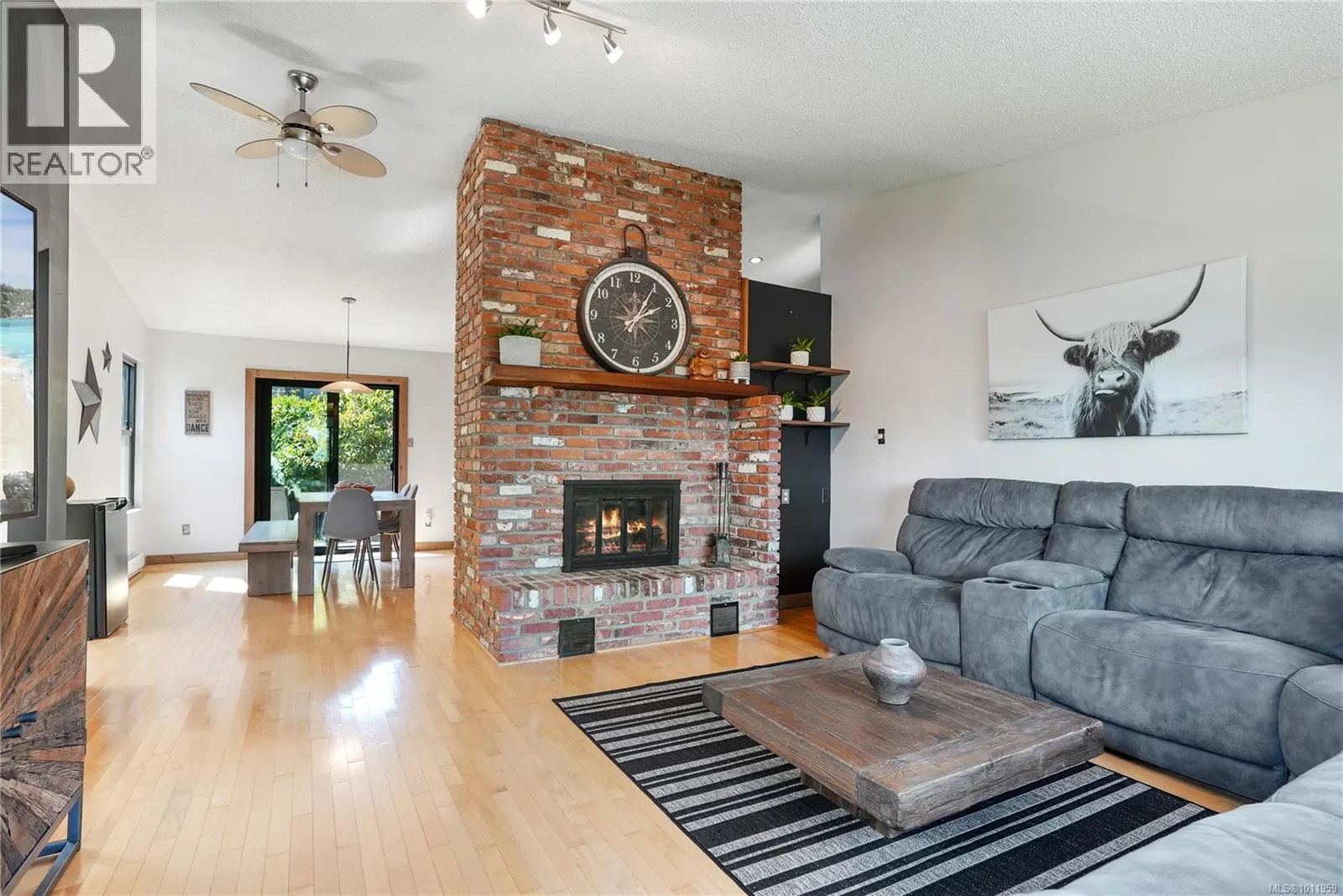 3372 Mary Anne Cres