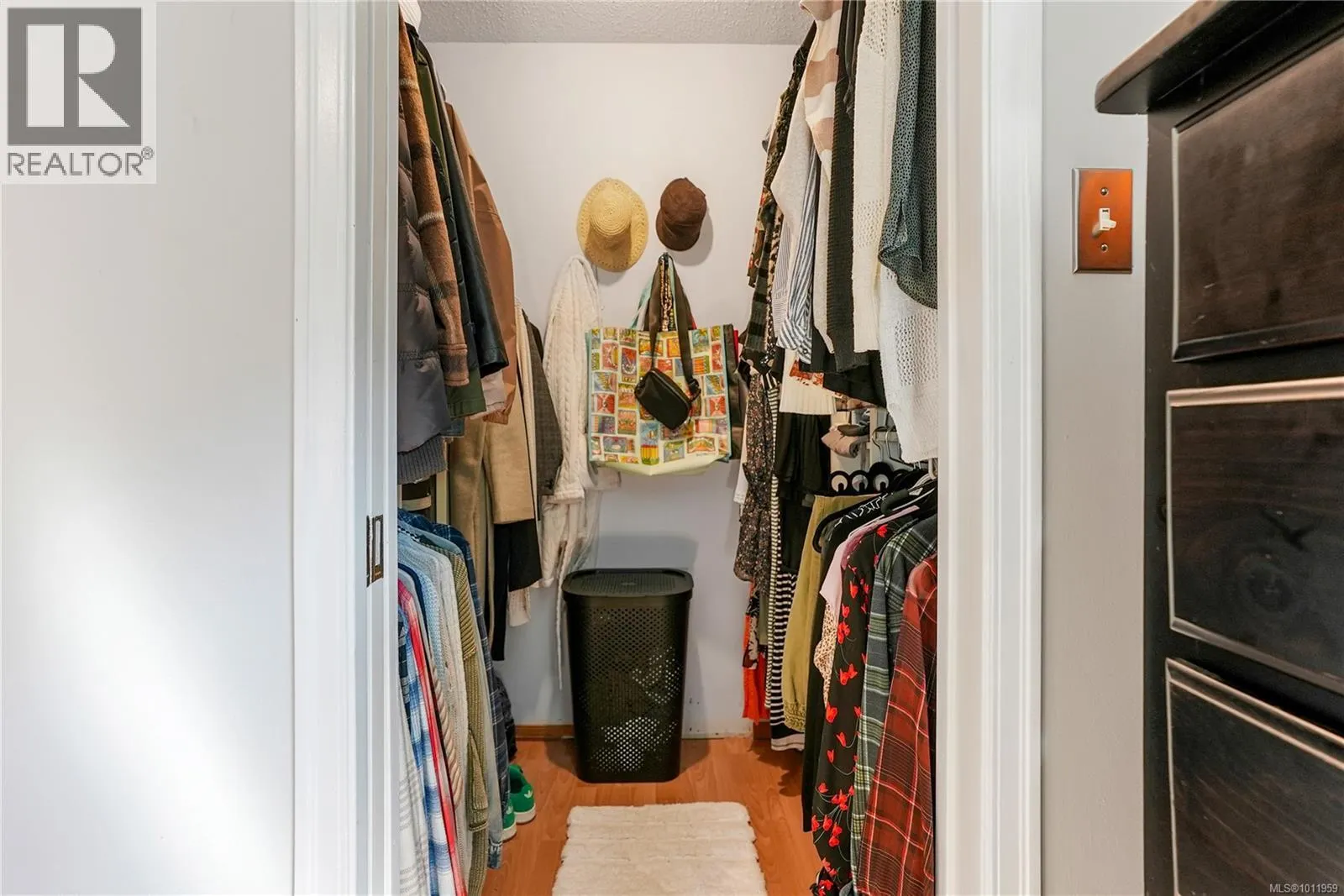 3372 Mary Anne Cres
