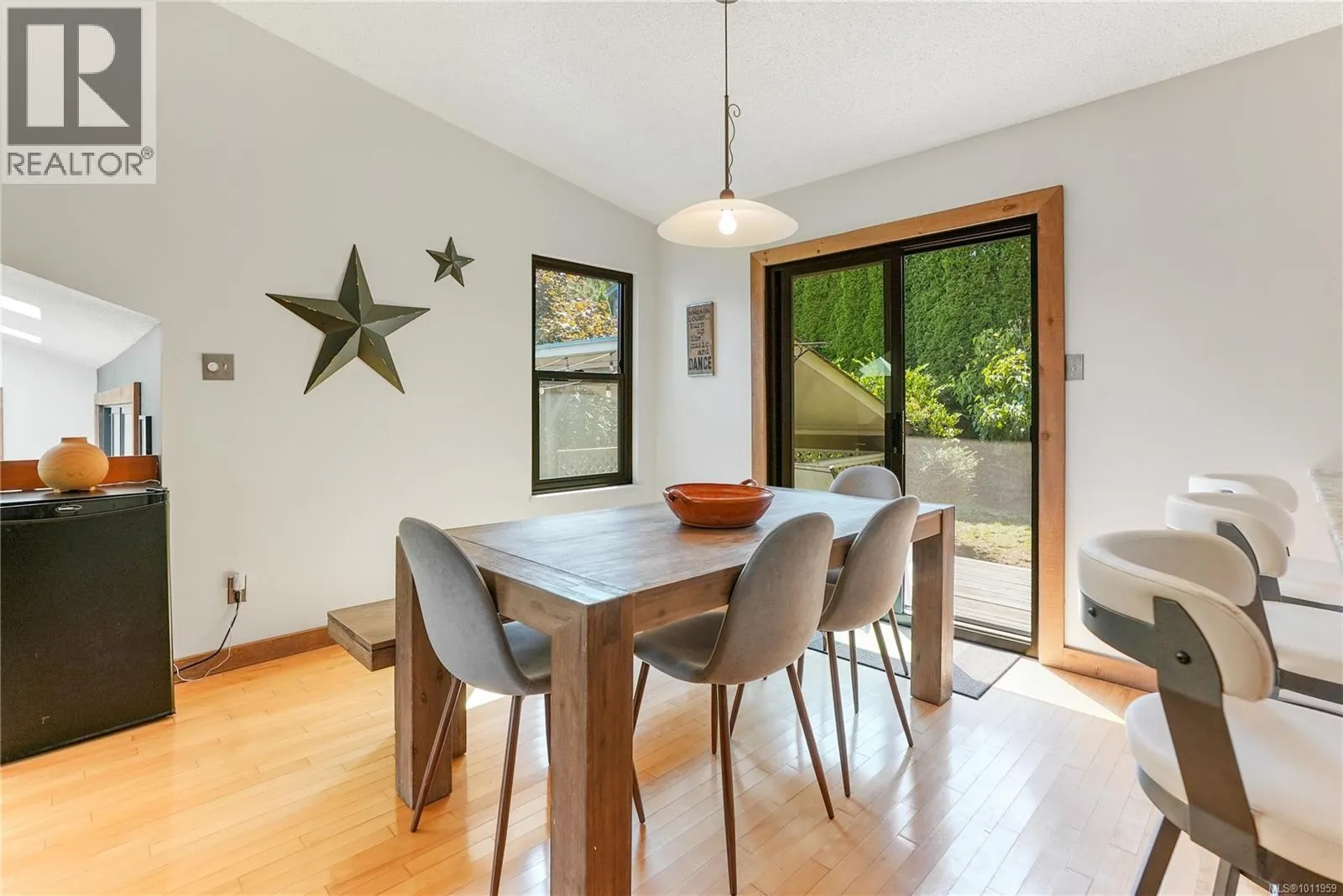 3372 Mary Anne Cres