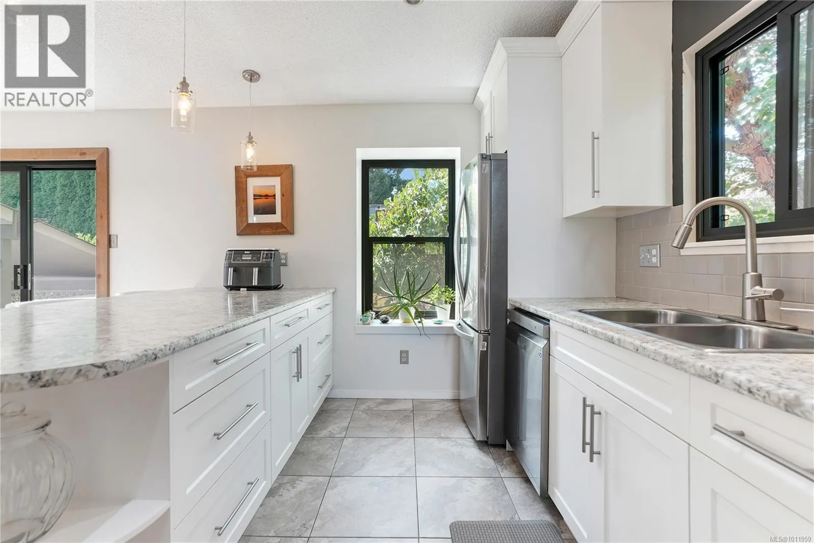 3372 Mary Anne Cres