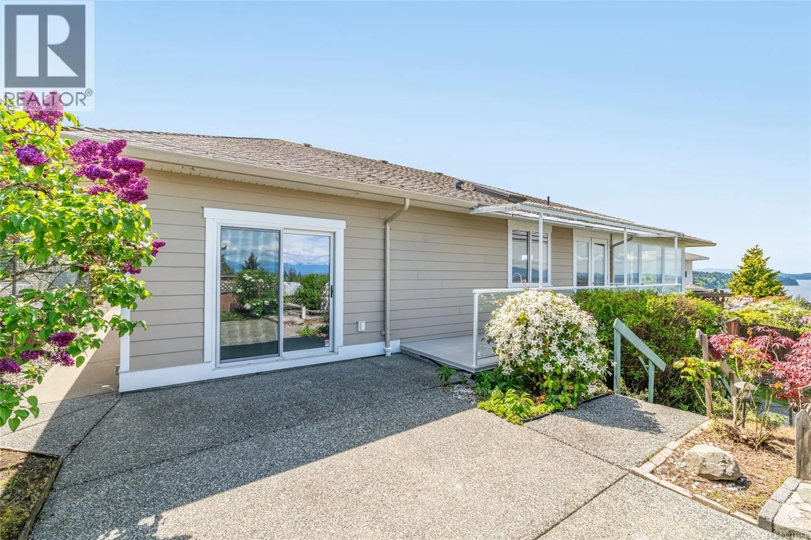4956 Bella Vista Cres