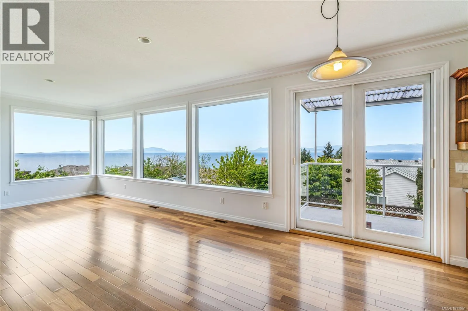 4956 Bella Vista Cres