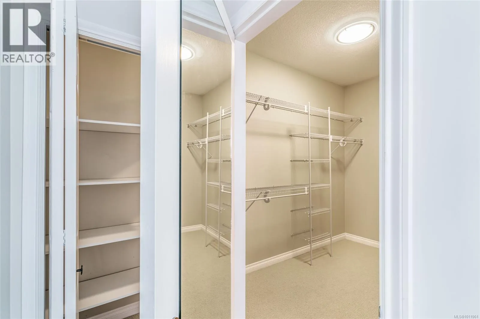 4956 Bella Vista Cres