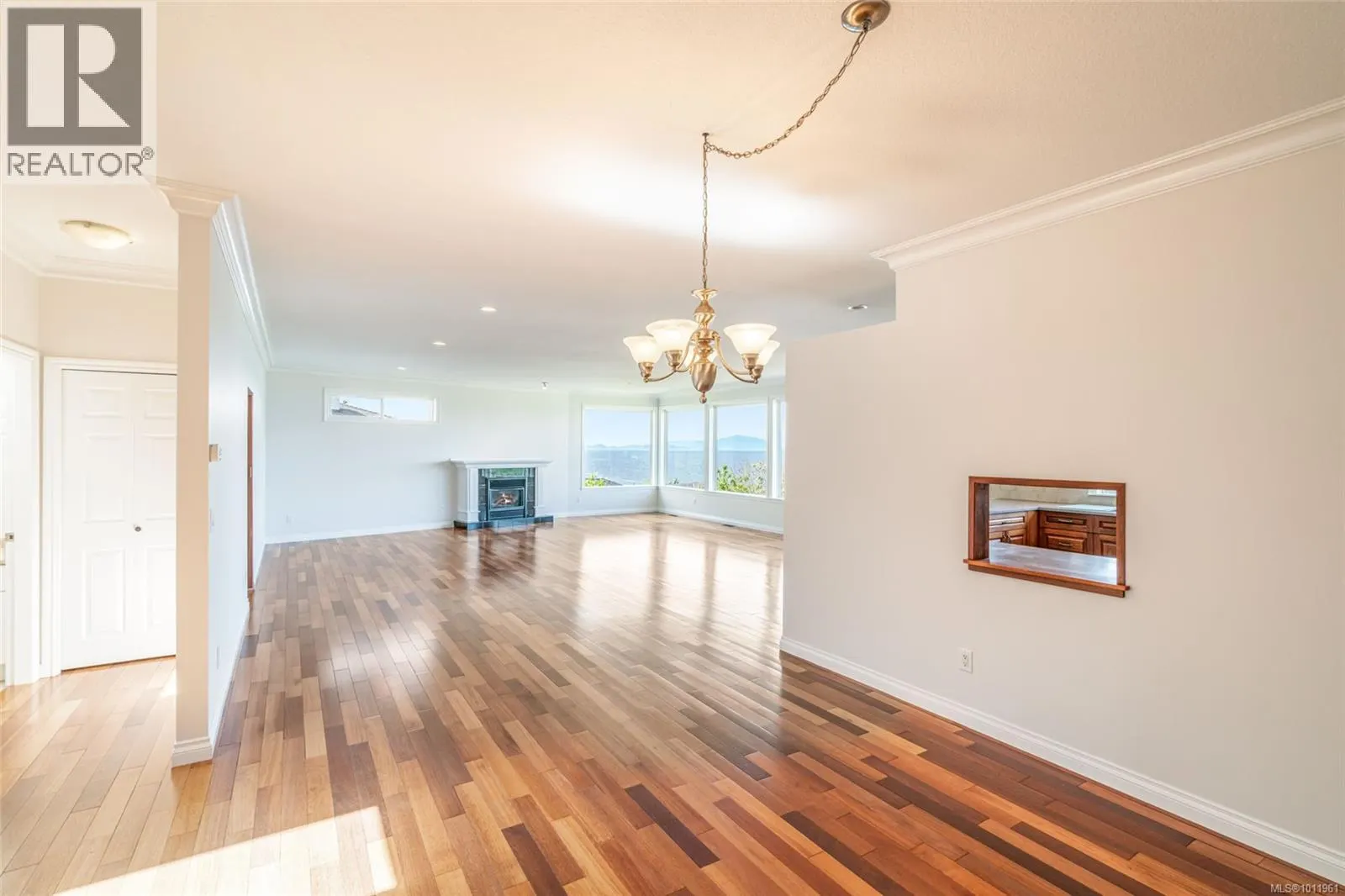 4956 Bella Vista Cres
