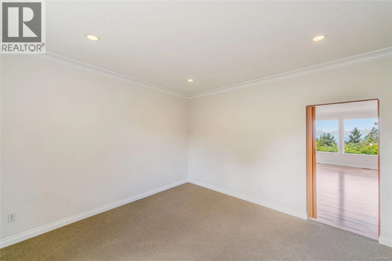 4956 Bella Vista Cres