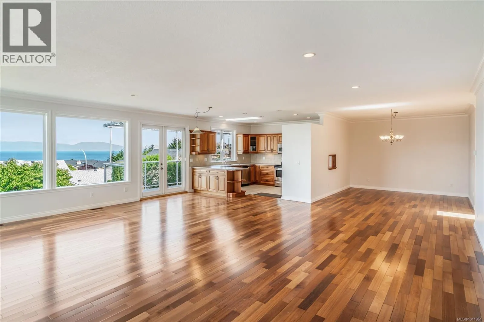 4956 Bella Vista Cres