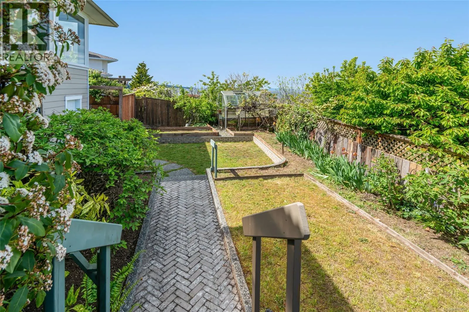 4956 Bella Vista Cres