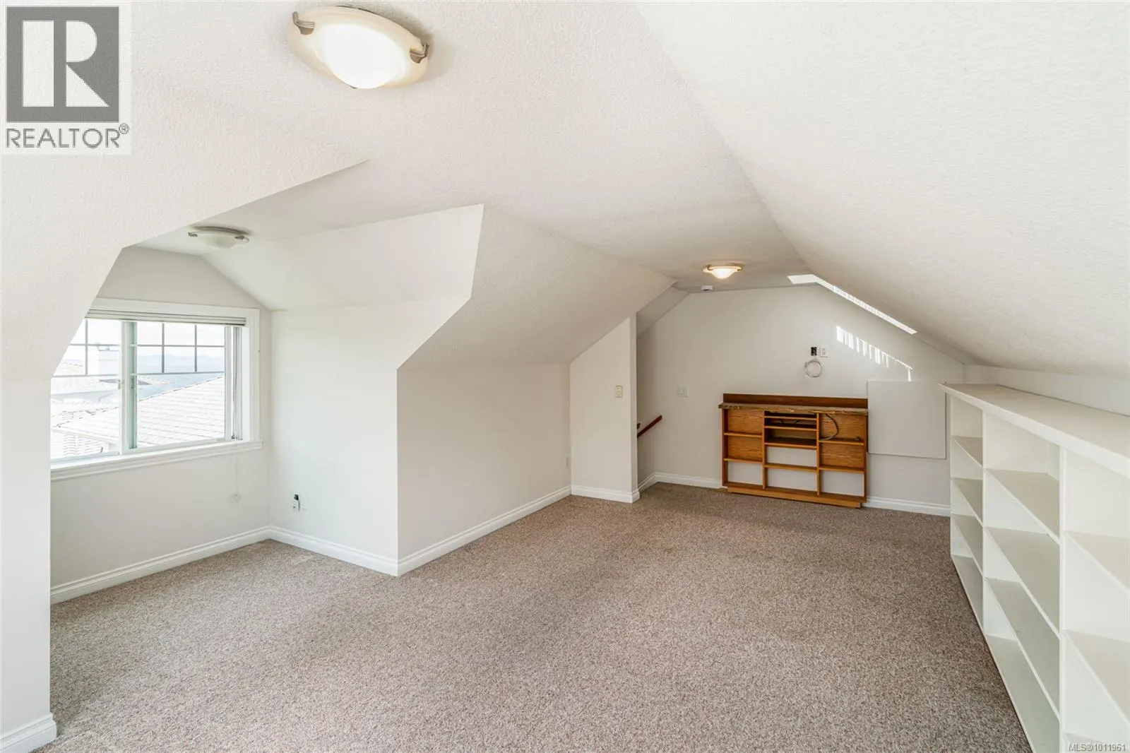 4956 Bella Vista Cres