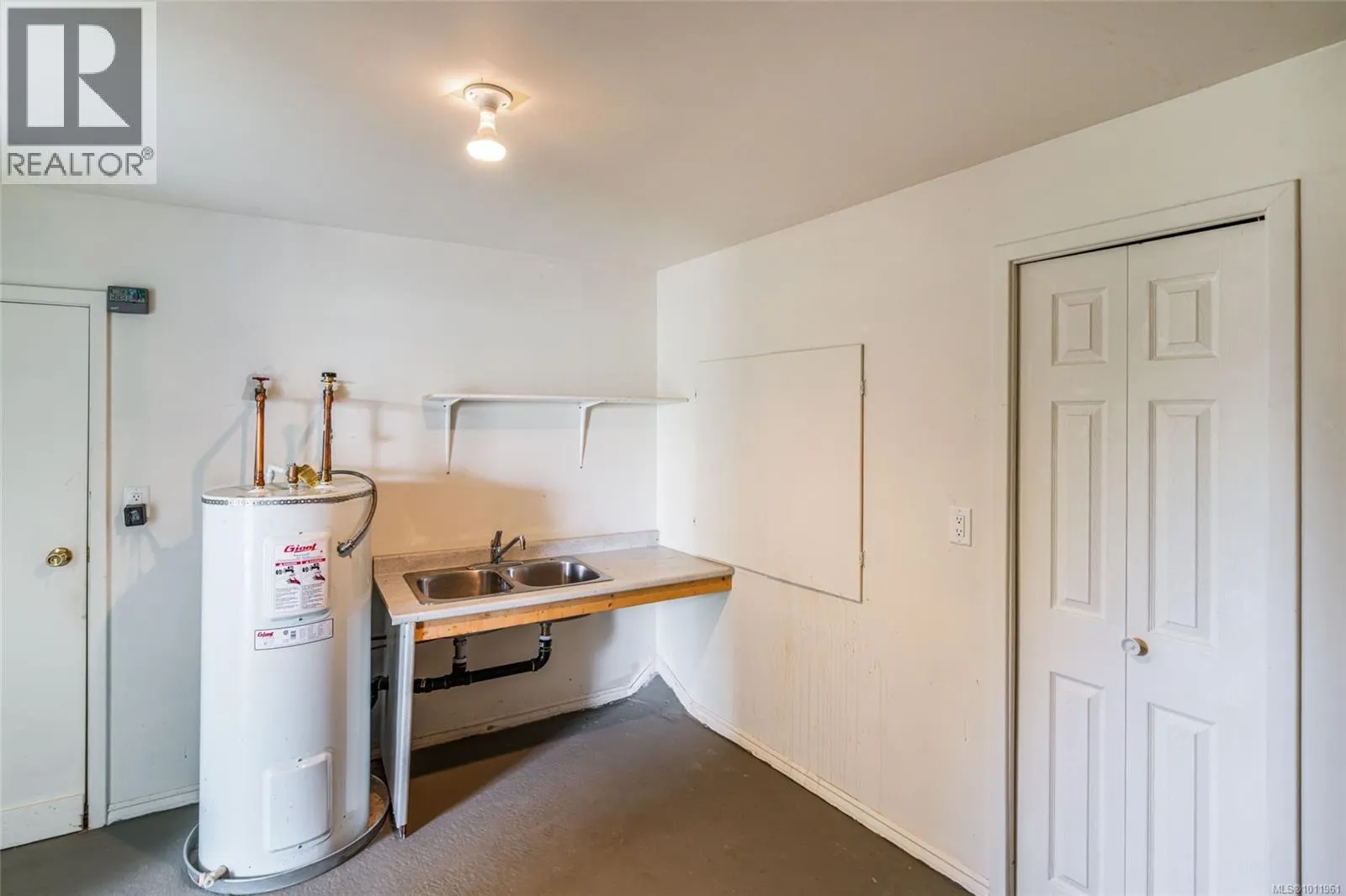 4956 Bella Vista Cres