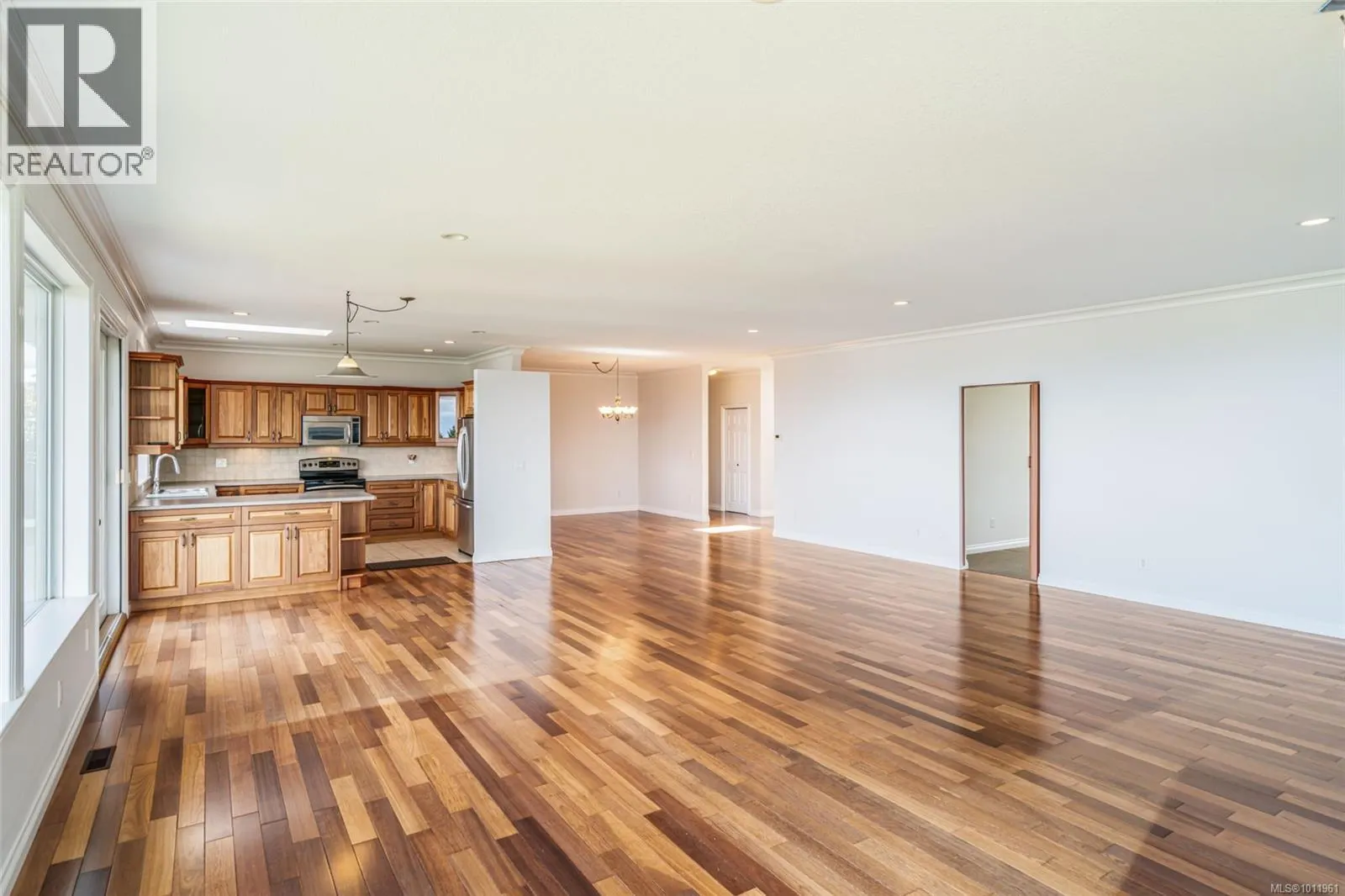4956 Bella Vista Cres