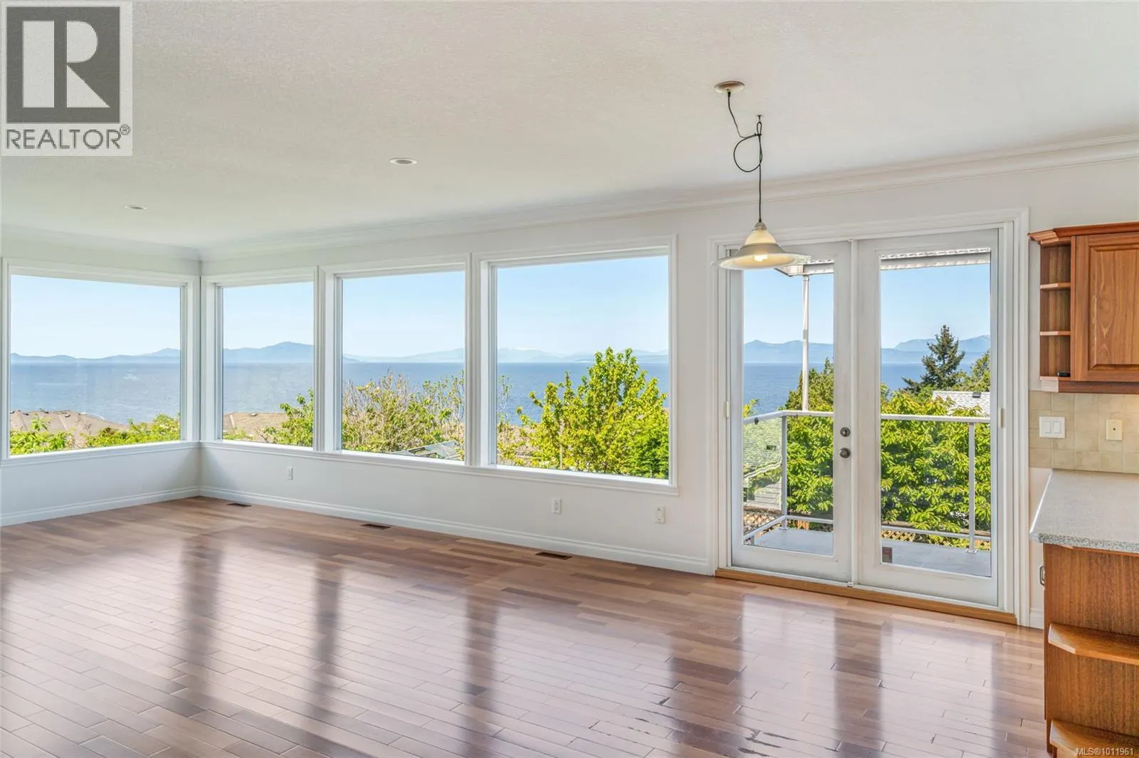4956 Bella Vista Cres