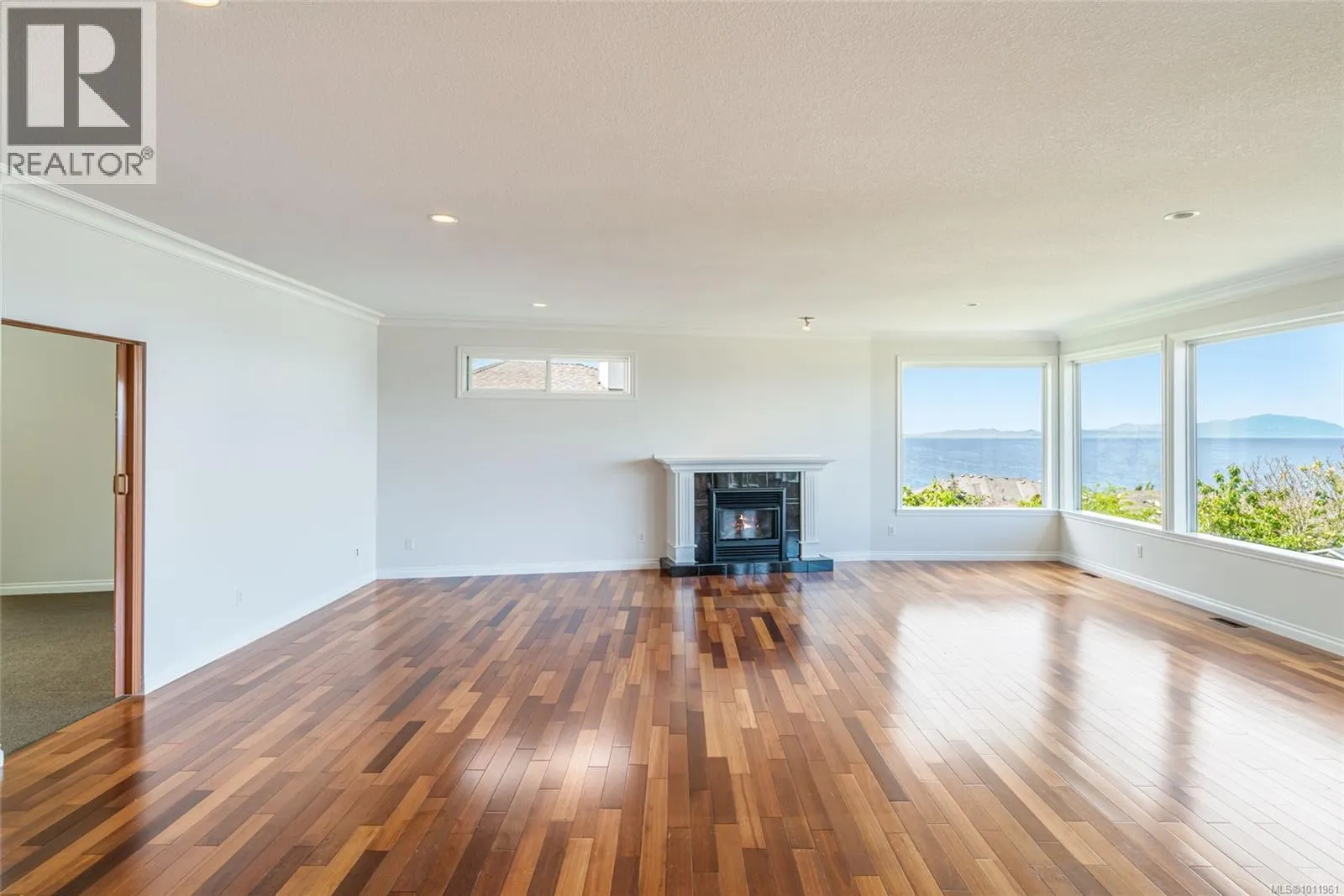 4956 Bella Vista Cres