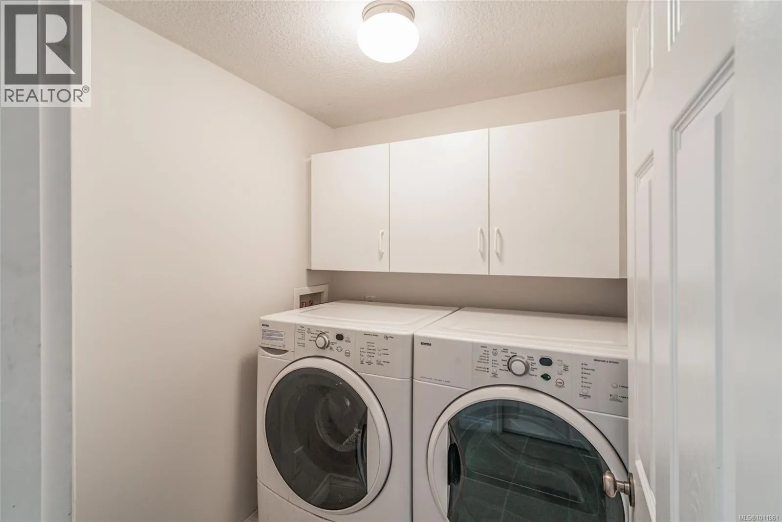 4956 Bella Vista Cres