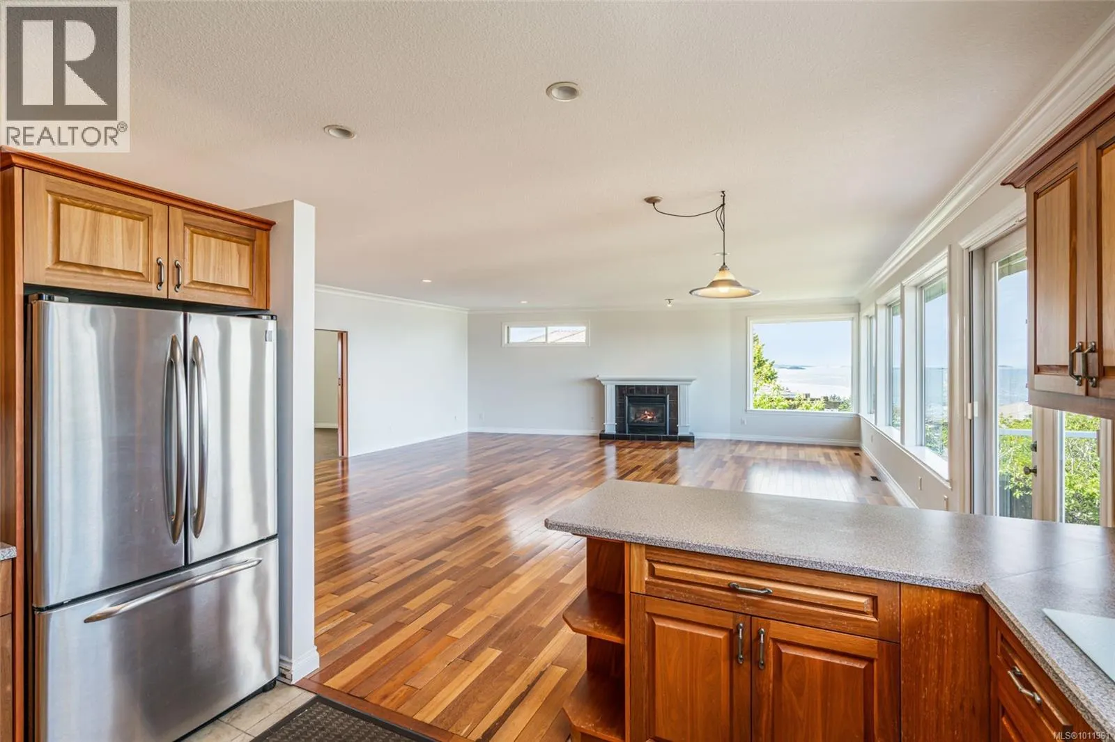 4956 Bella Vista Cres