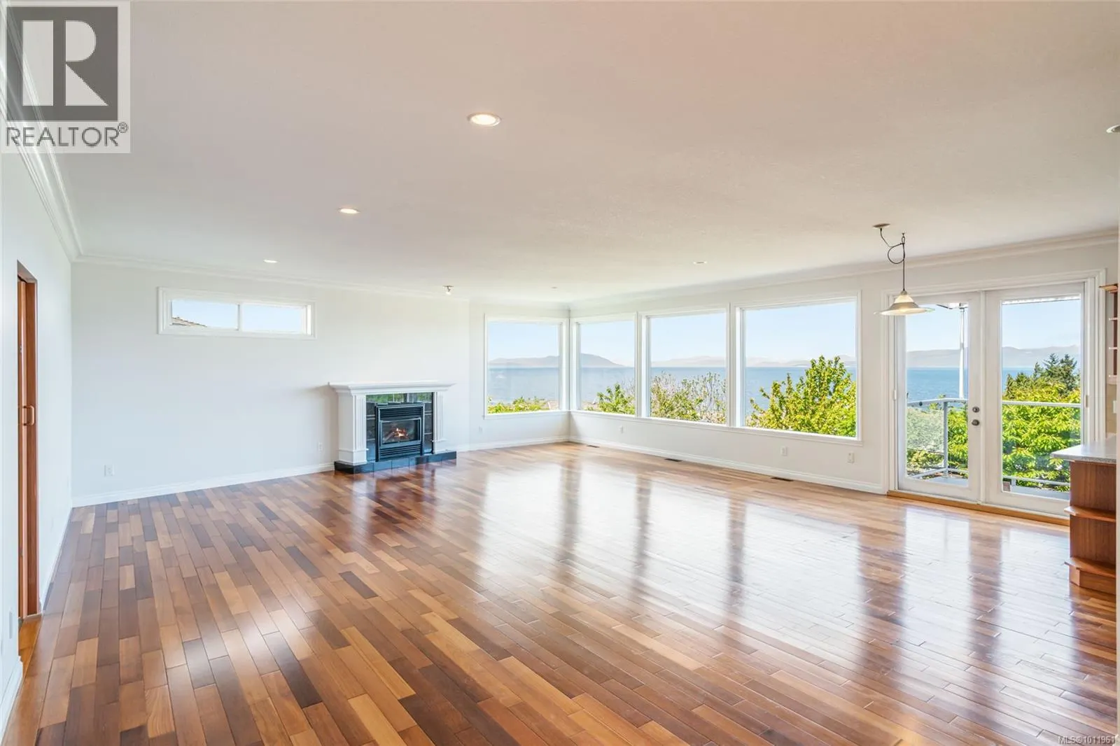 4956 Bella Vista Cres