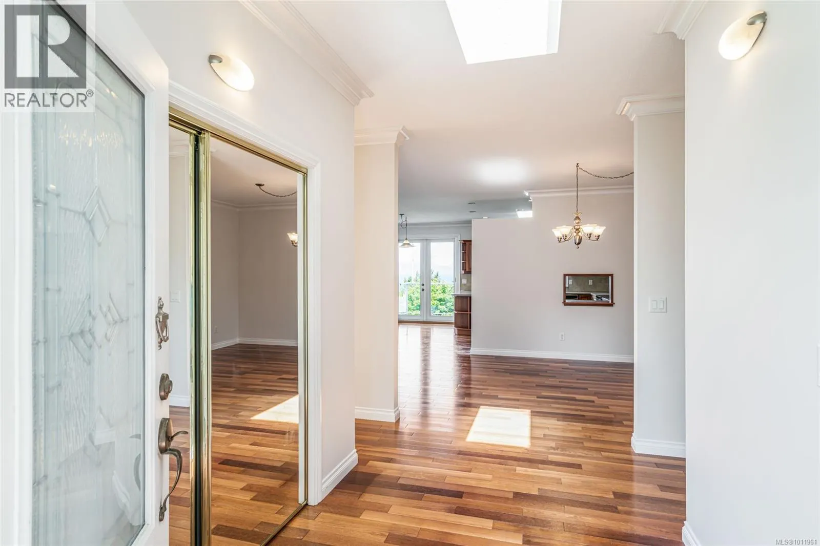 4956 Bella Vista Cres