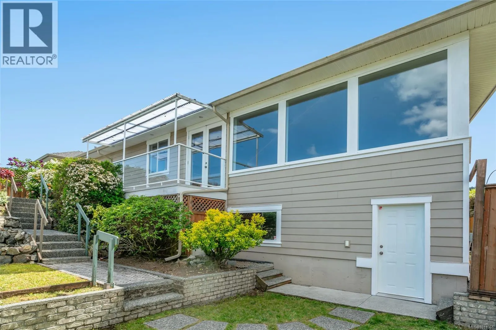 4956 Bella Vista Cres
