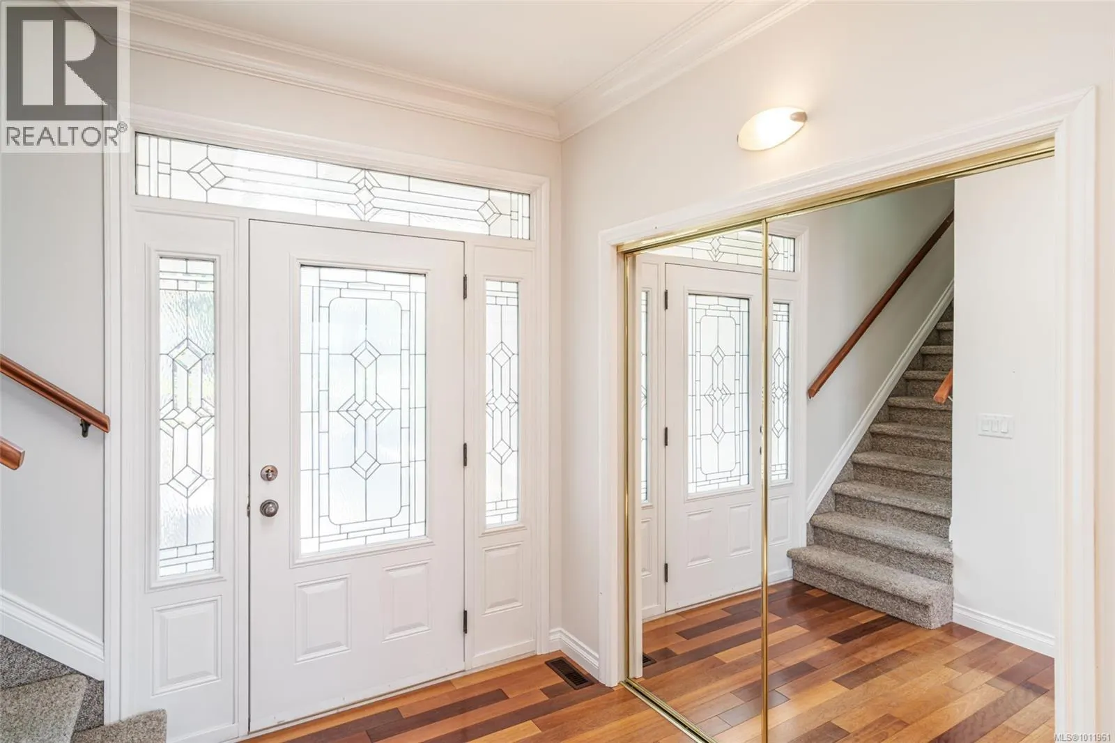 4956 Bella Vista Cres