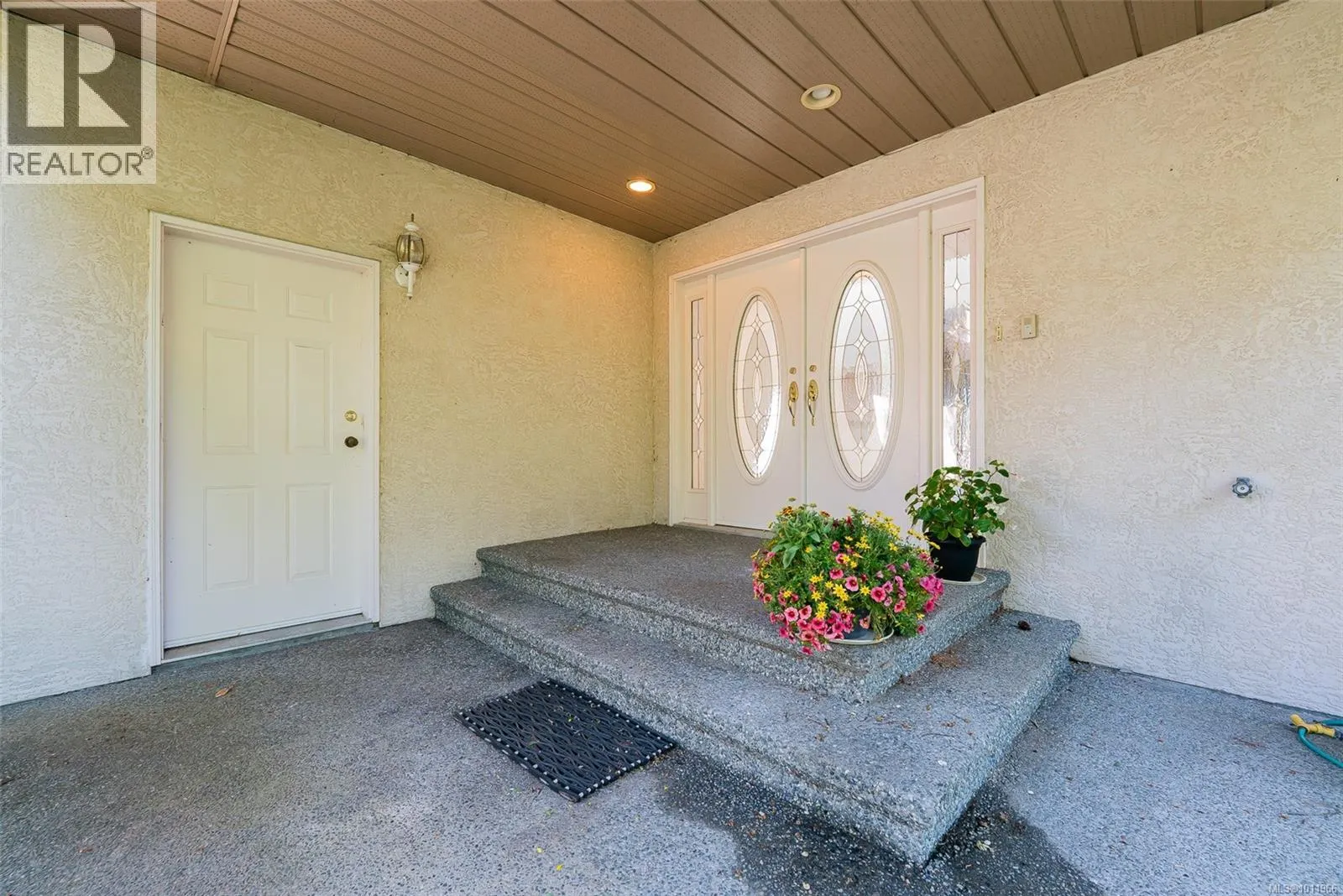 5030 Limberis Dr