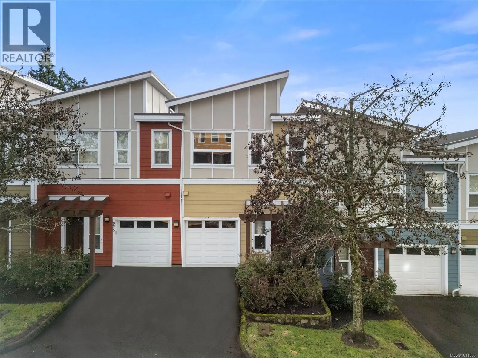 860 Brock Ave