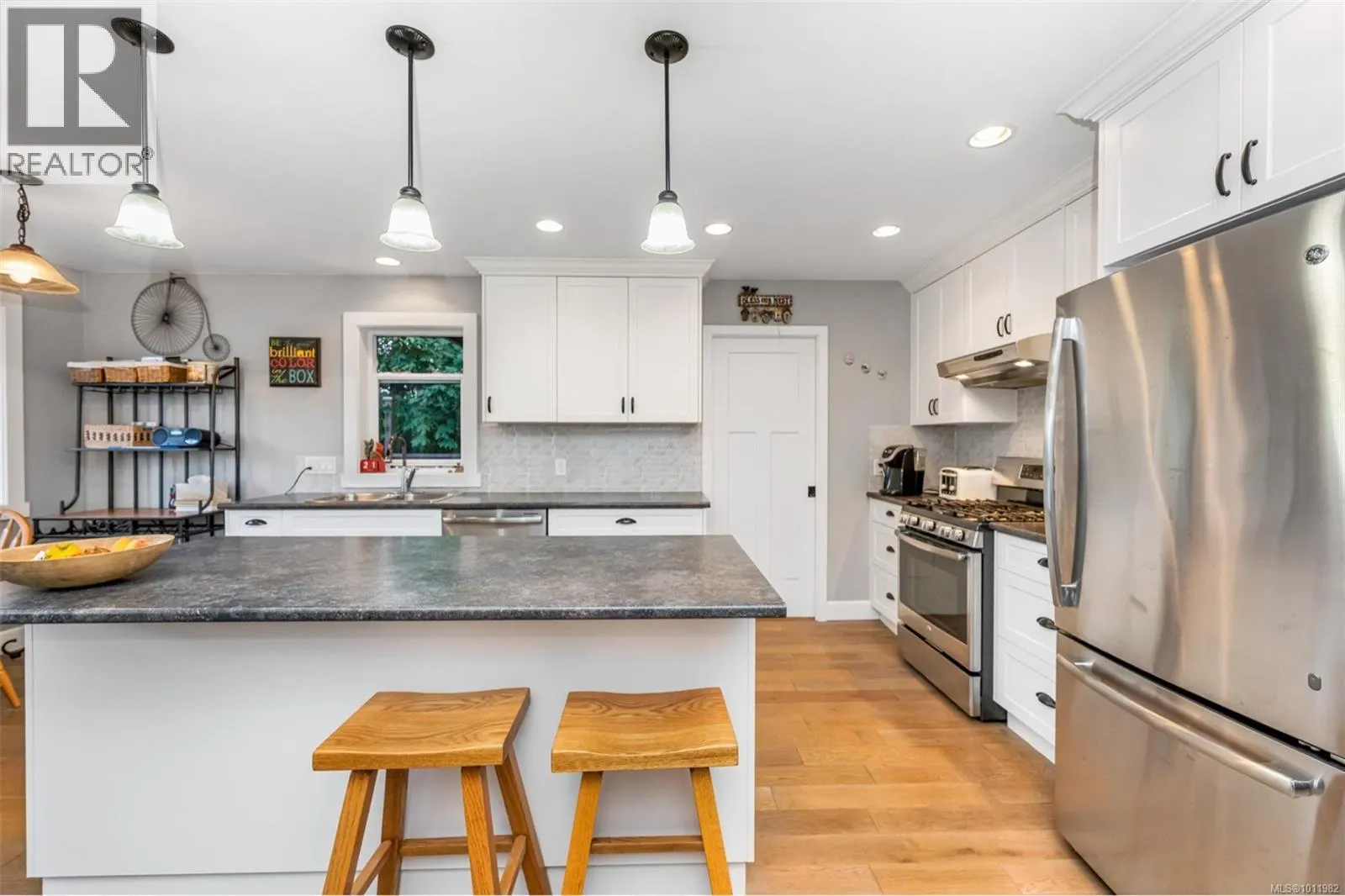 1501 Treetop Close