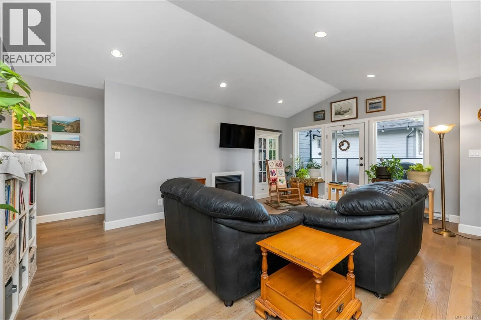 1501 Treetop Close