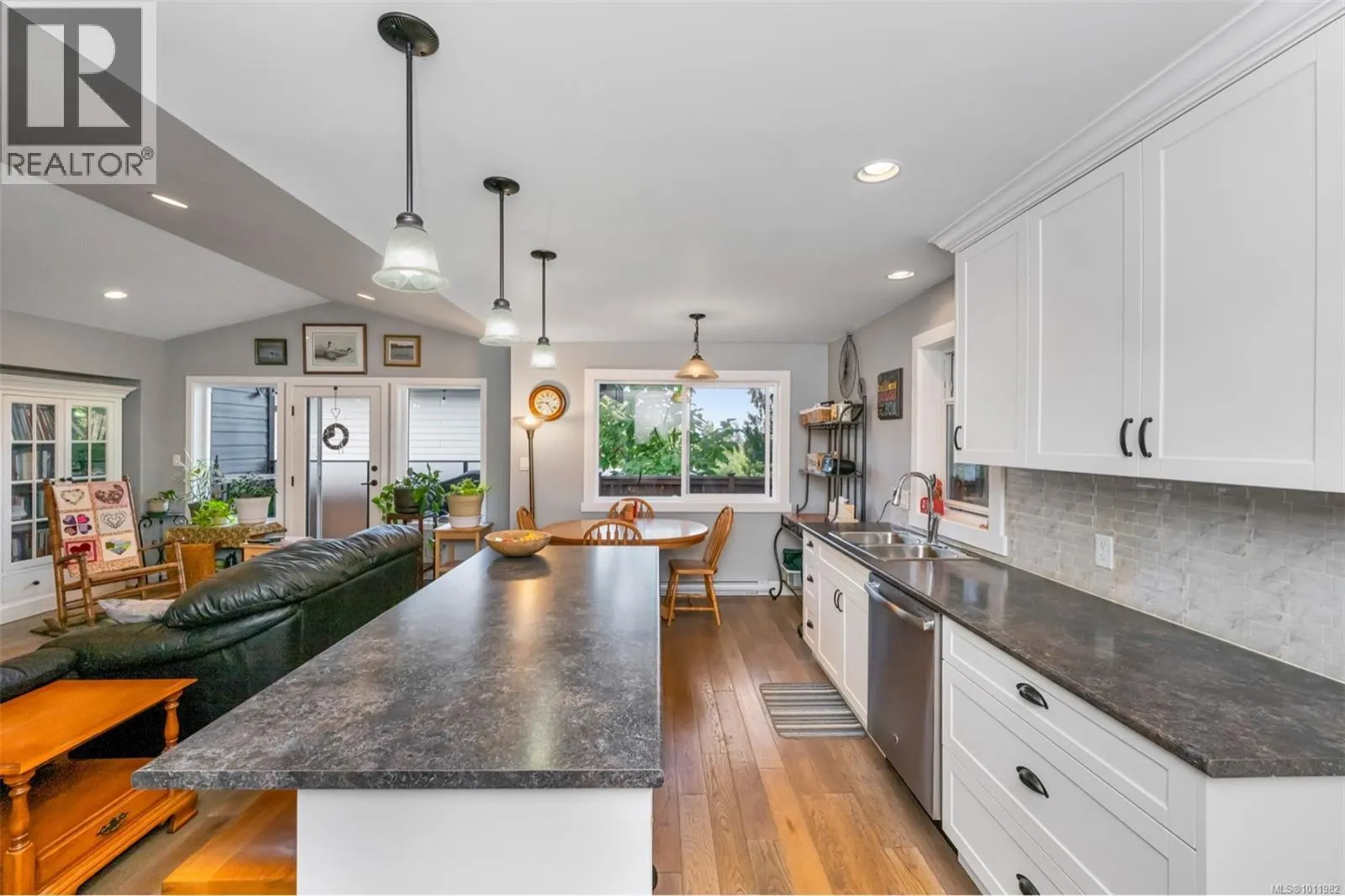 1501 Treetop Close