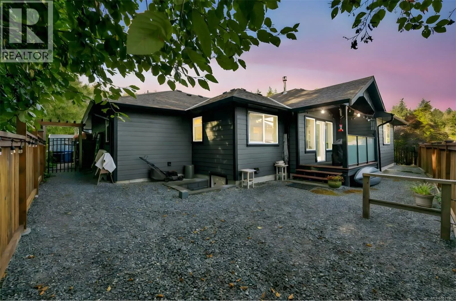 1501 Treetop Close