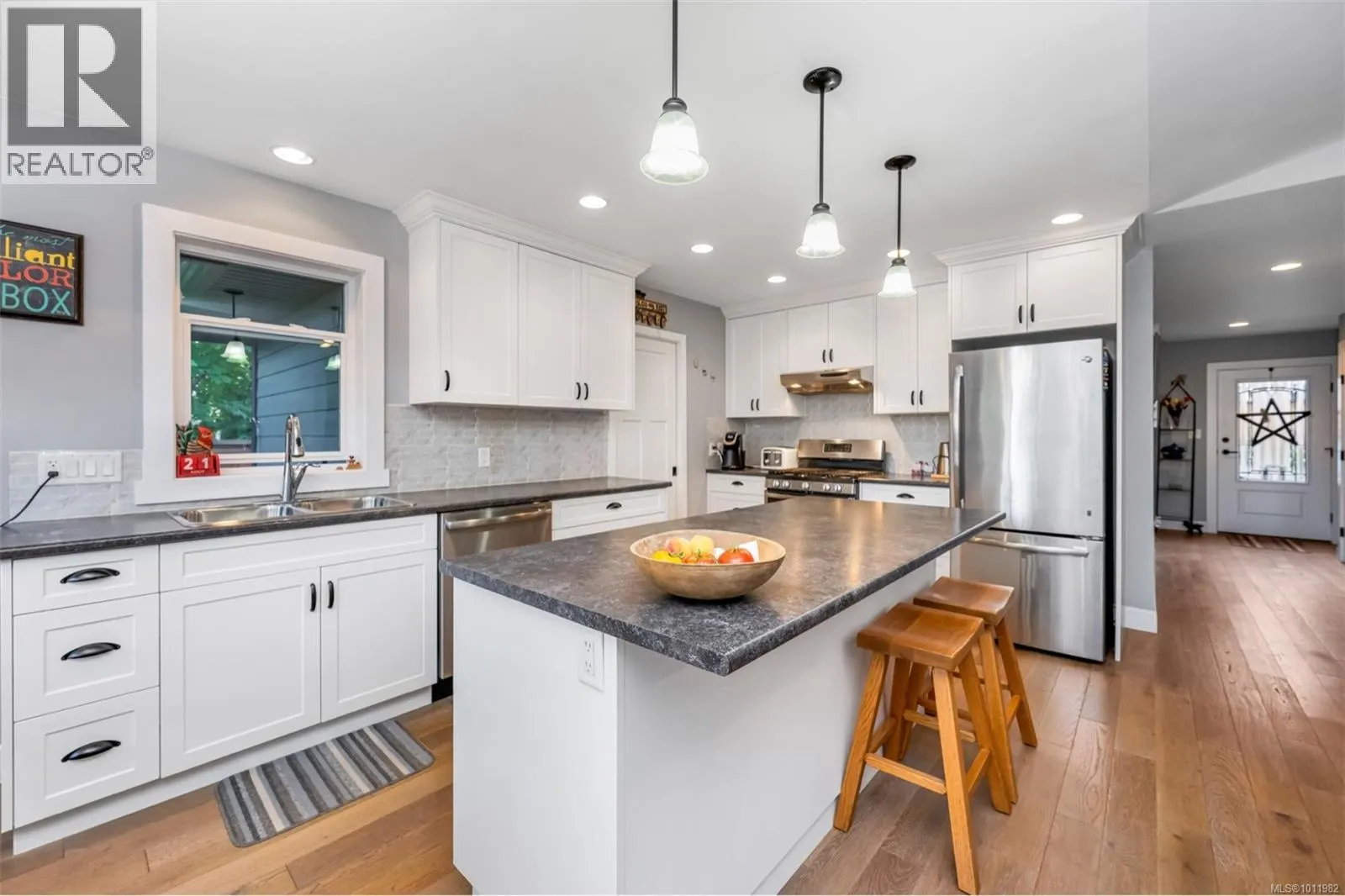 1501 Treetop Close