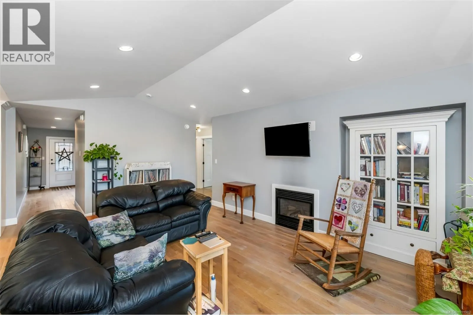 1501 Treetop Close