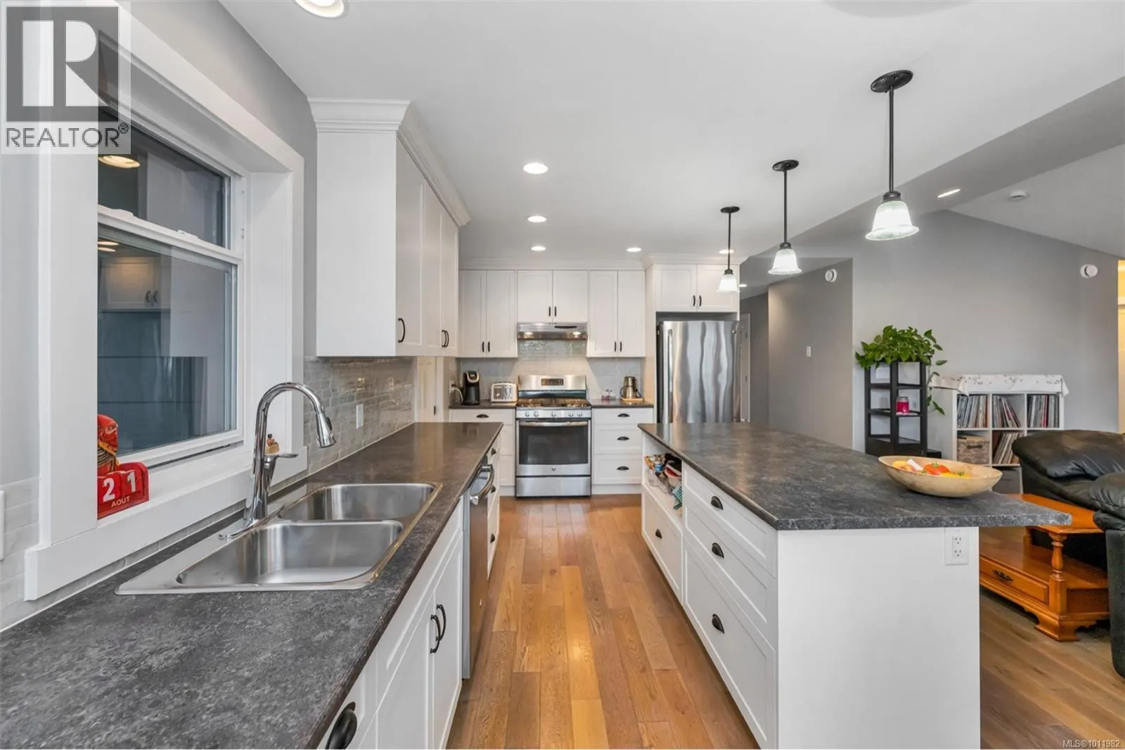 1501 Treetop Close