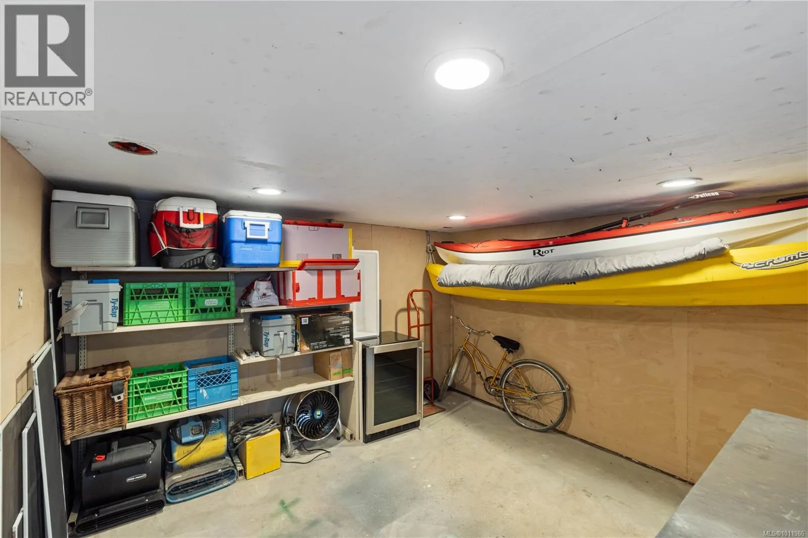 6262 Azure Rd