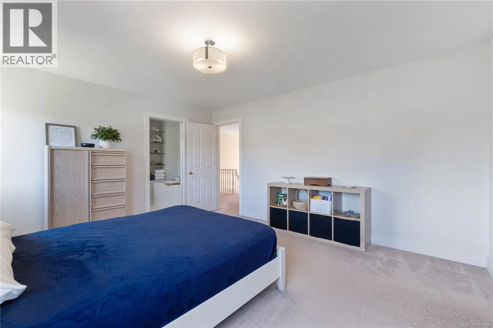 6262 Azure Rd
