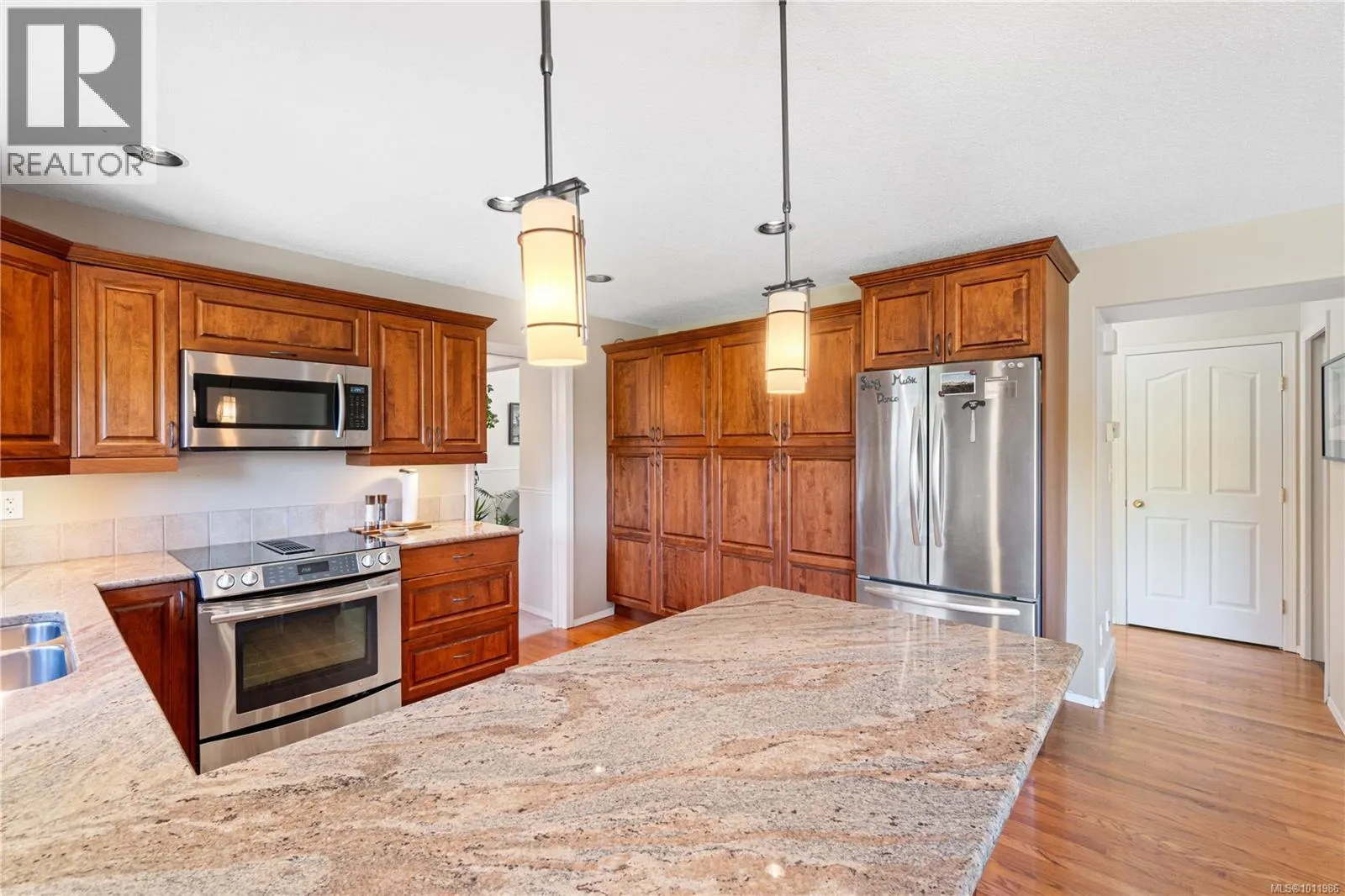 6262 Azure Rd