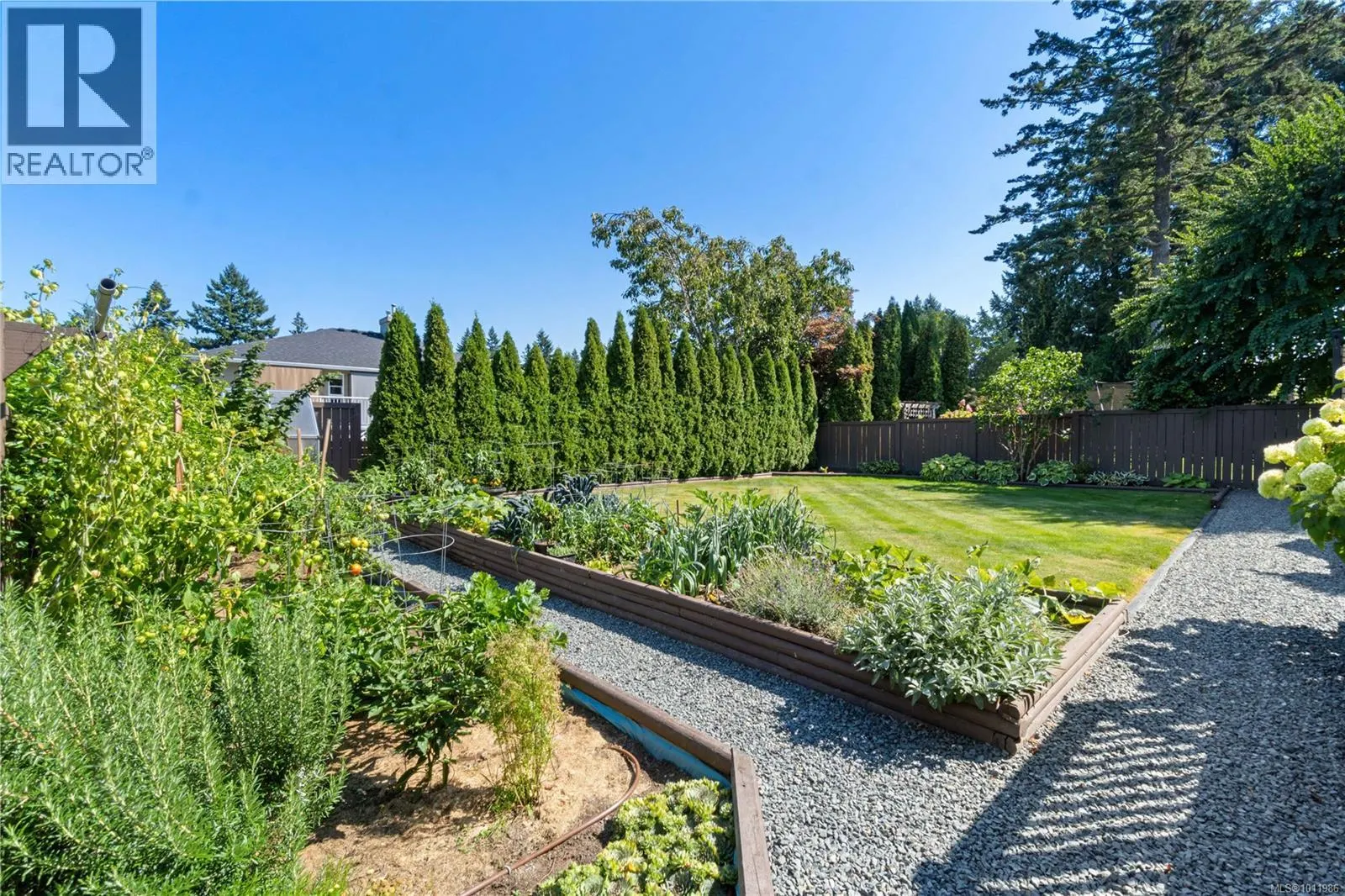 6262 Azure Rd