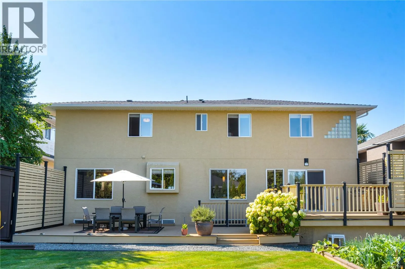 6262 Azure Rd