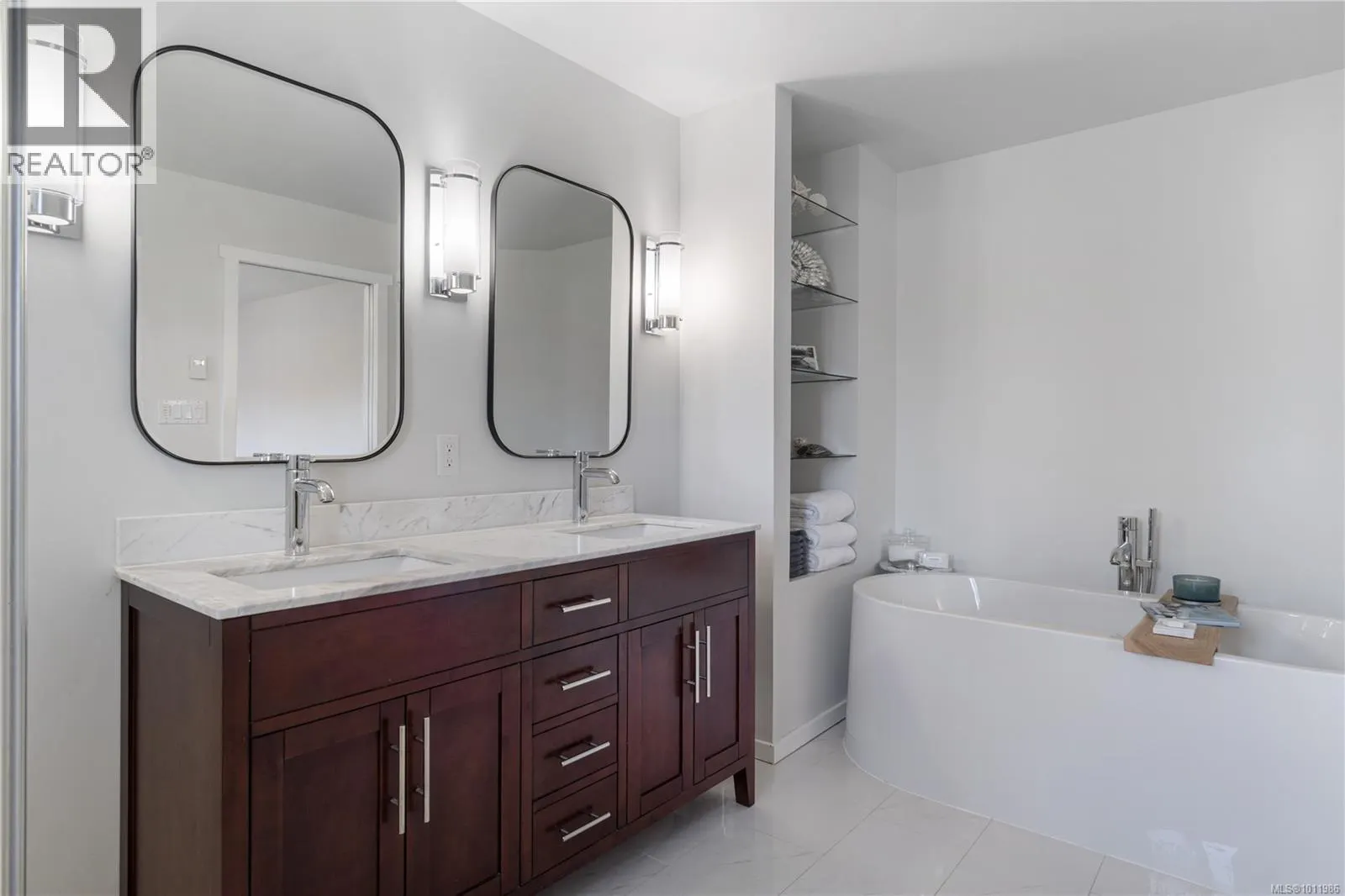 6262 Azure Rd