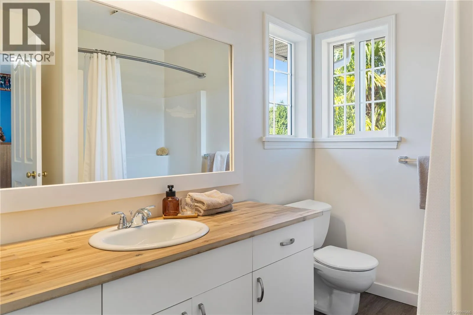 6262 Azure Rd