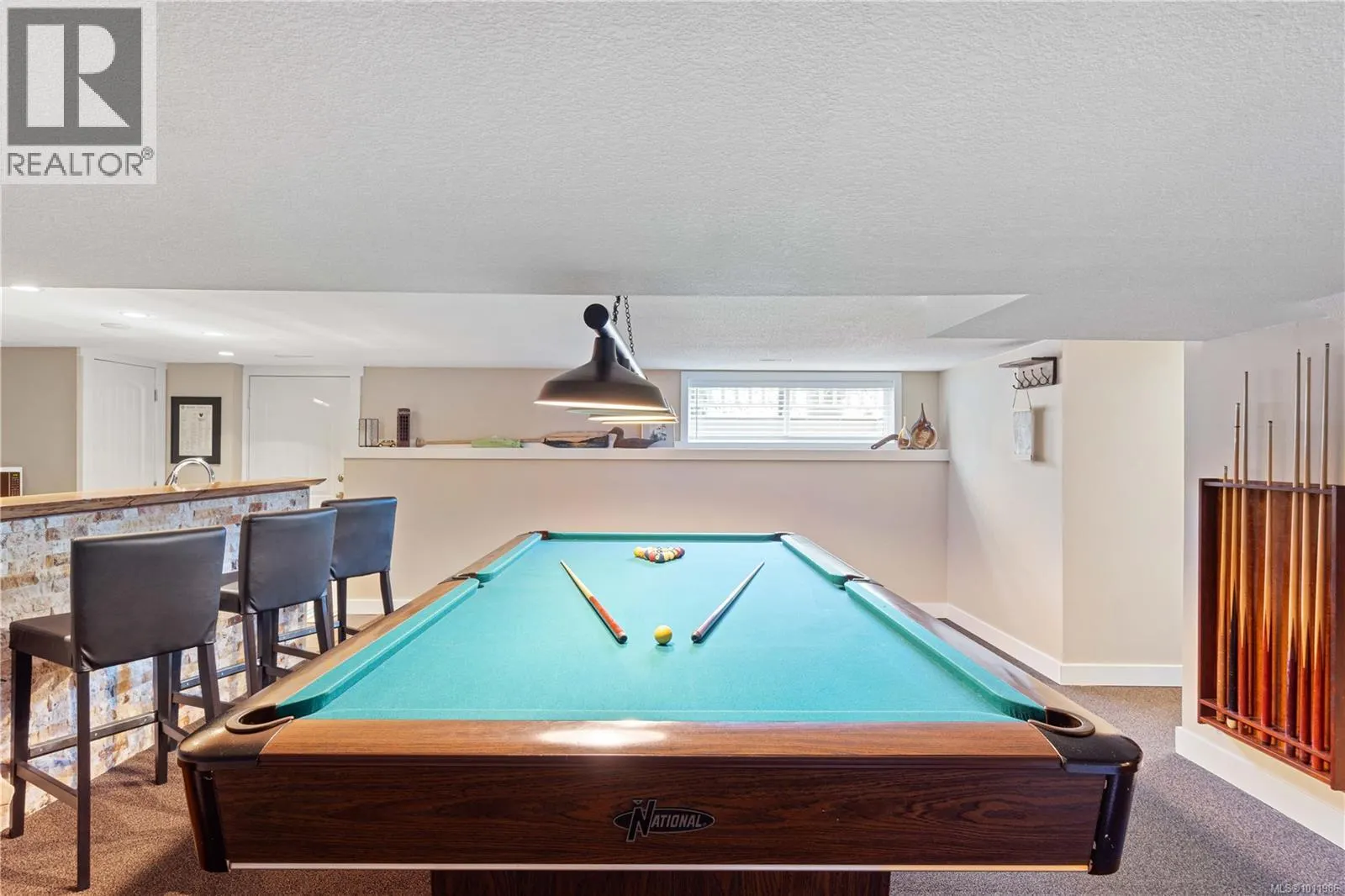 6262 Azure Rd
