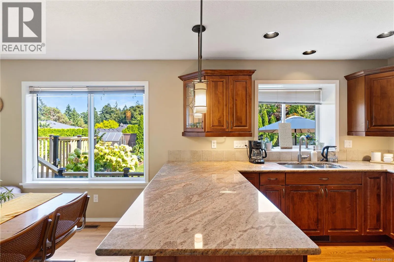 6262 Azure Rd