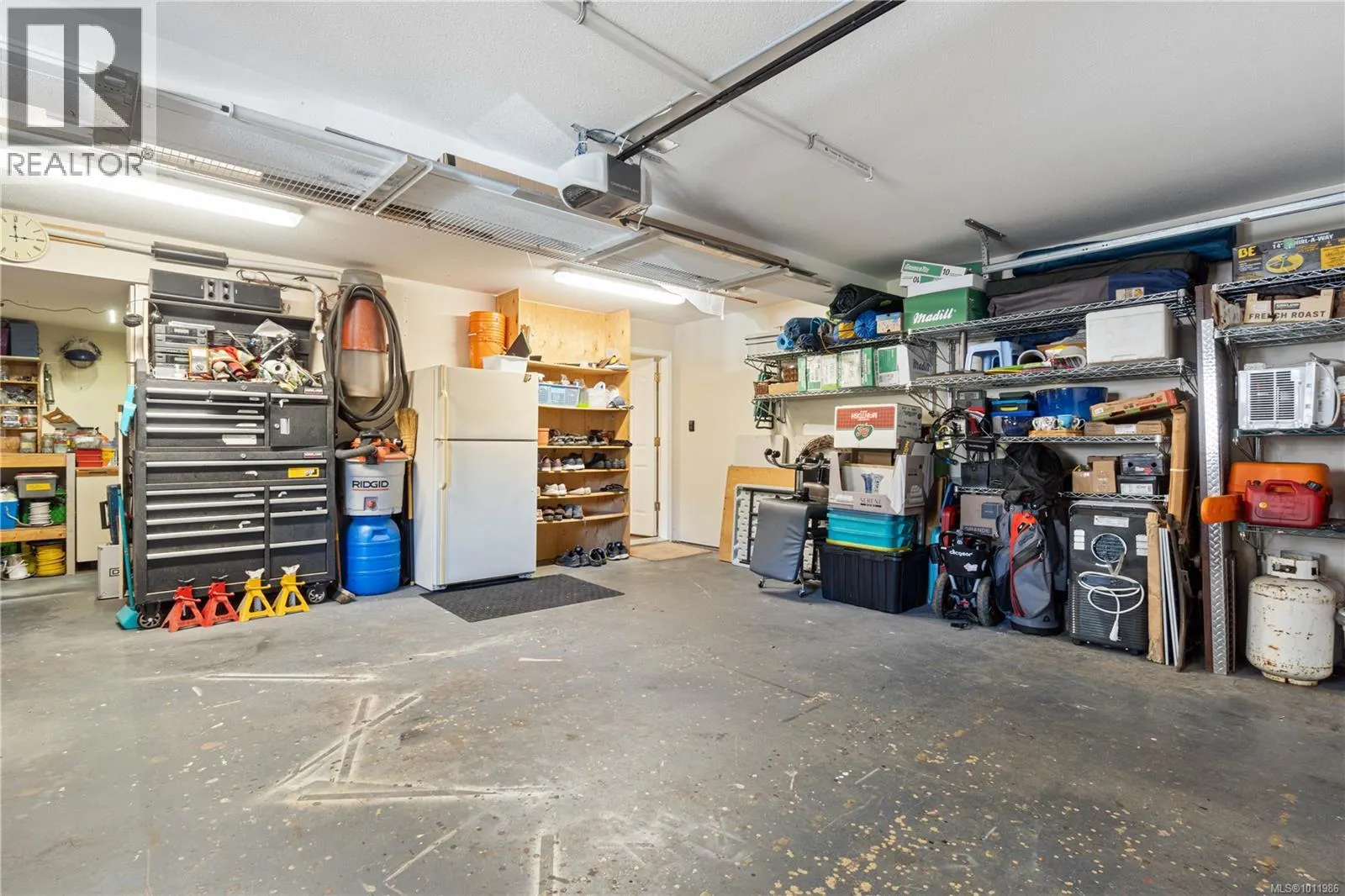 6262 Azure Rd