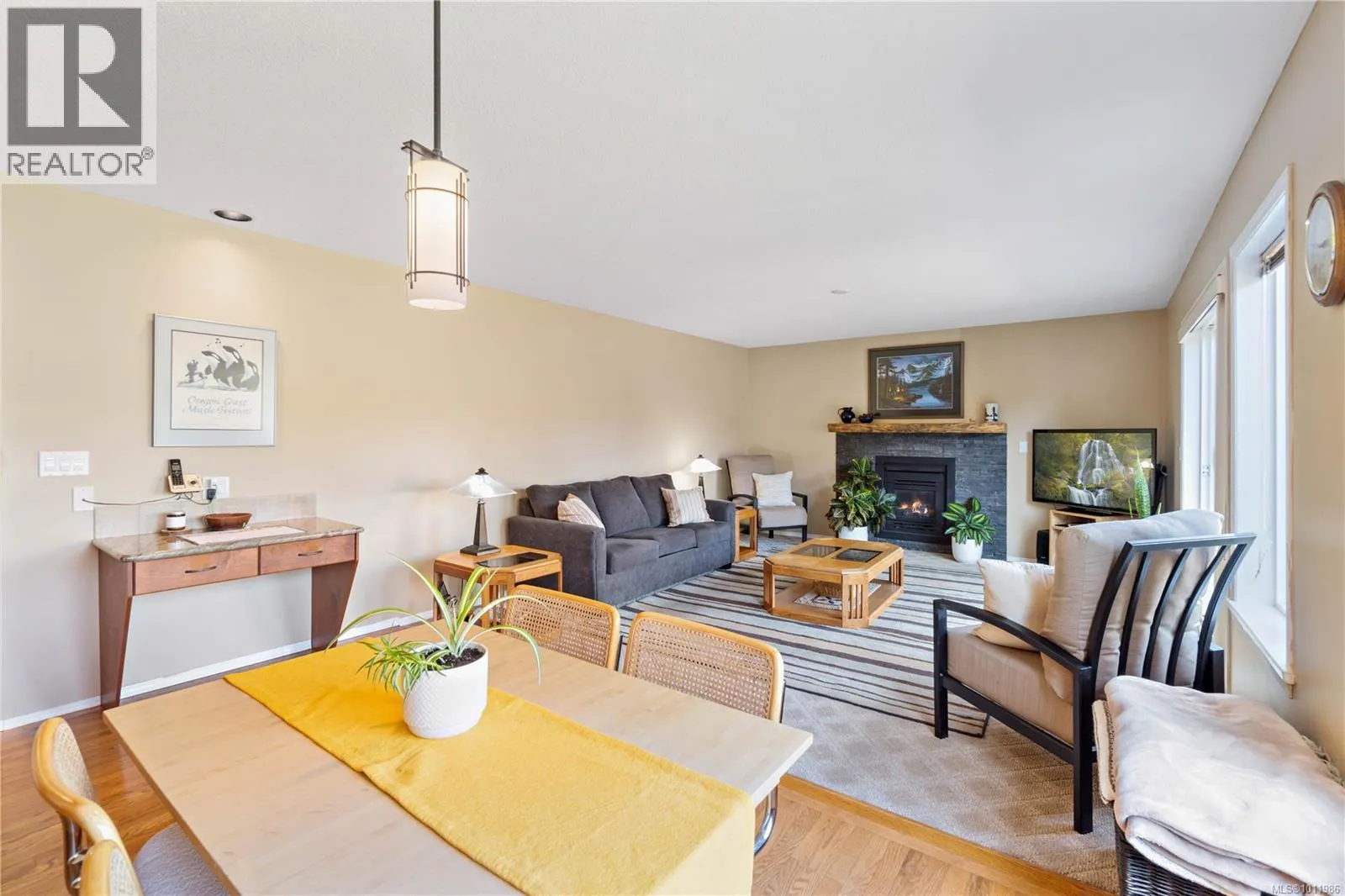 6262 Azure Rd