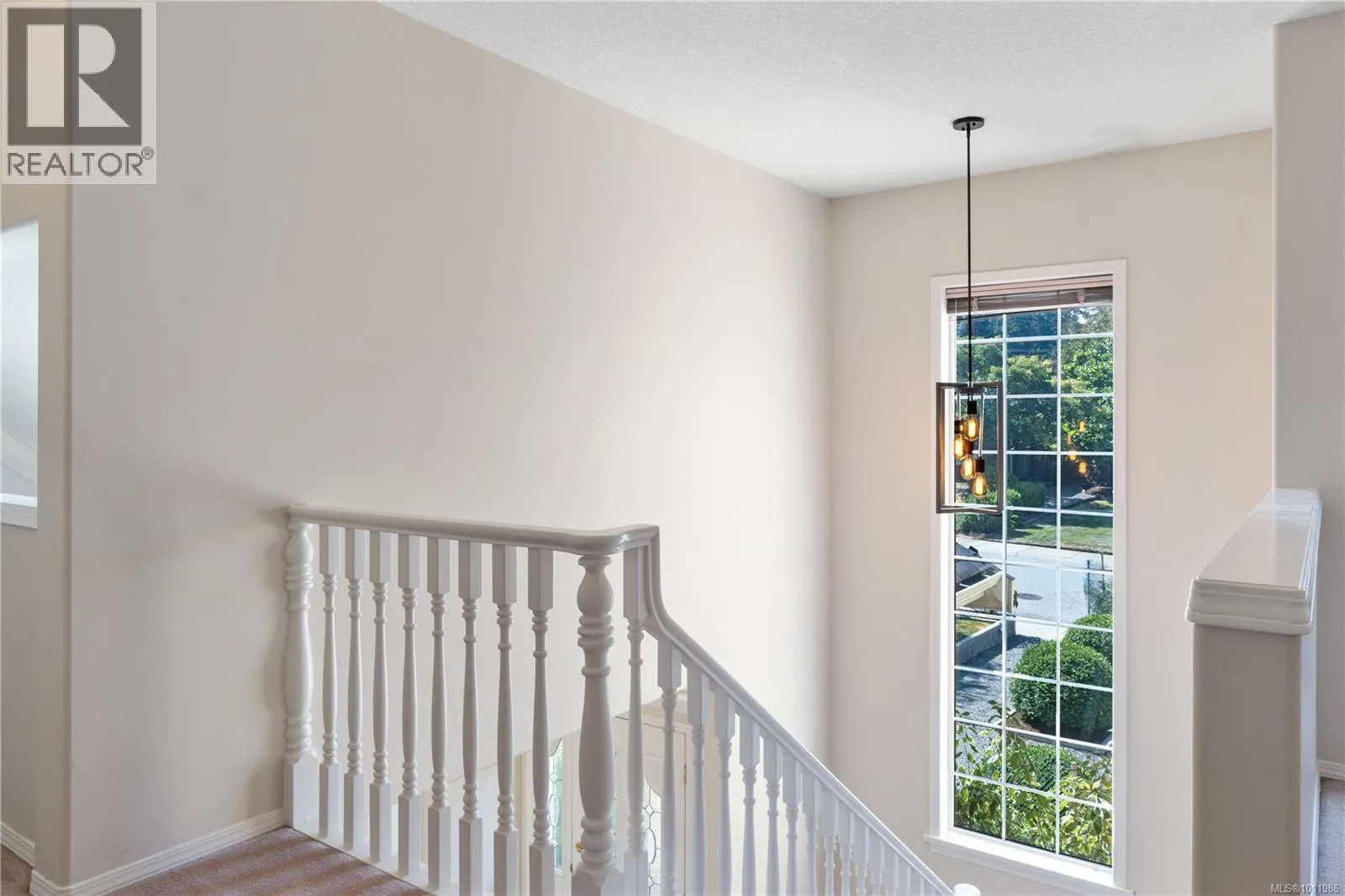 6262 Azure Rd